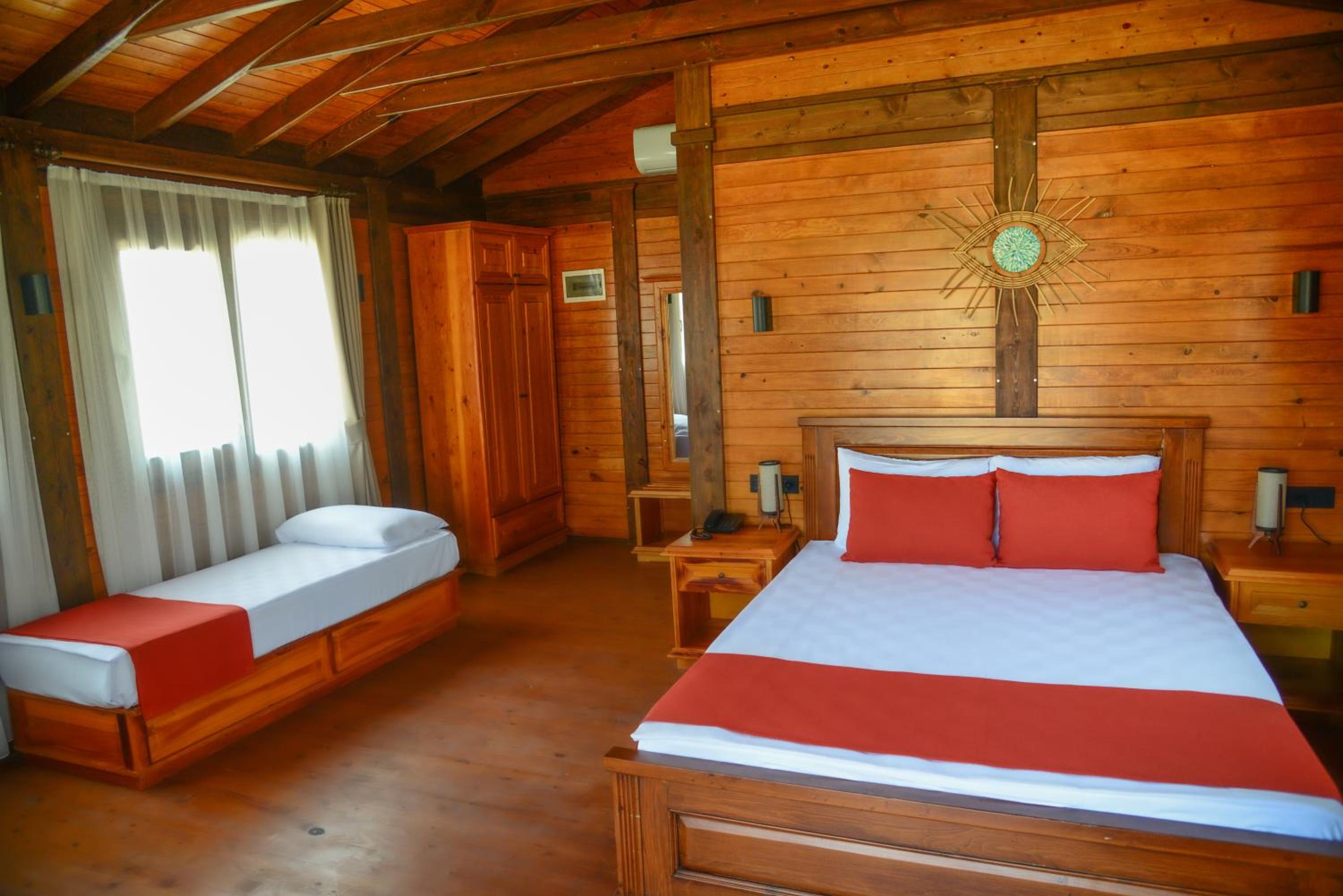 Bungalow With Patio - Photo 29