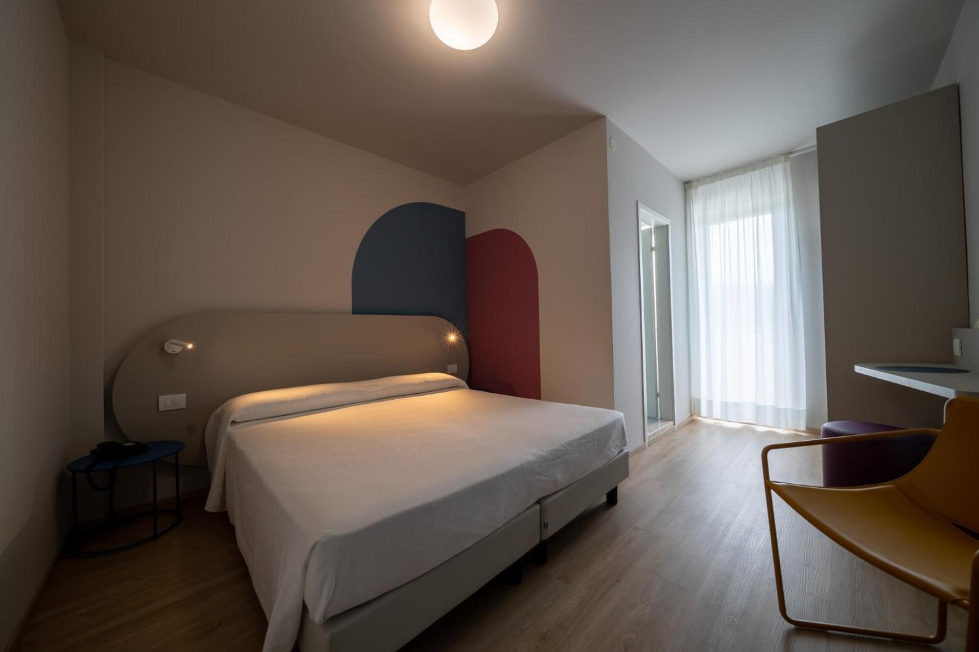 Double or Twin Room with Balcony photo 3