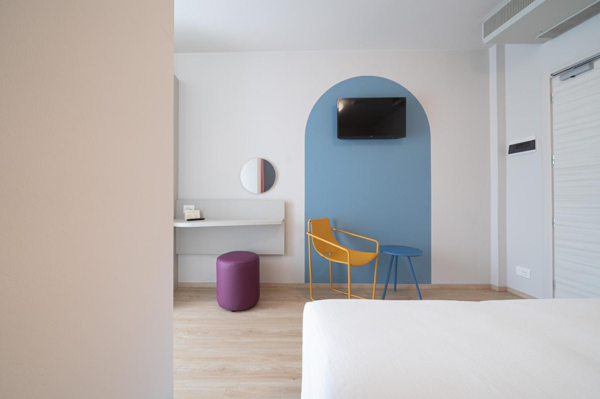 Double or Twin Room with Balcony photo 2
