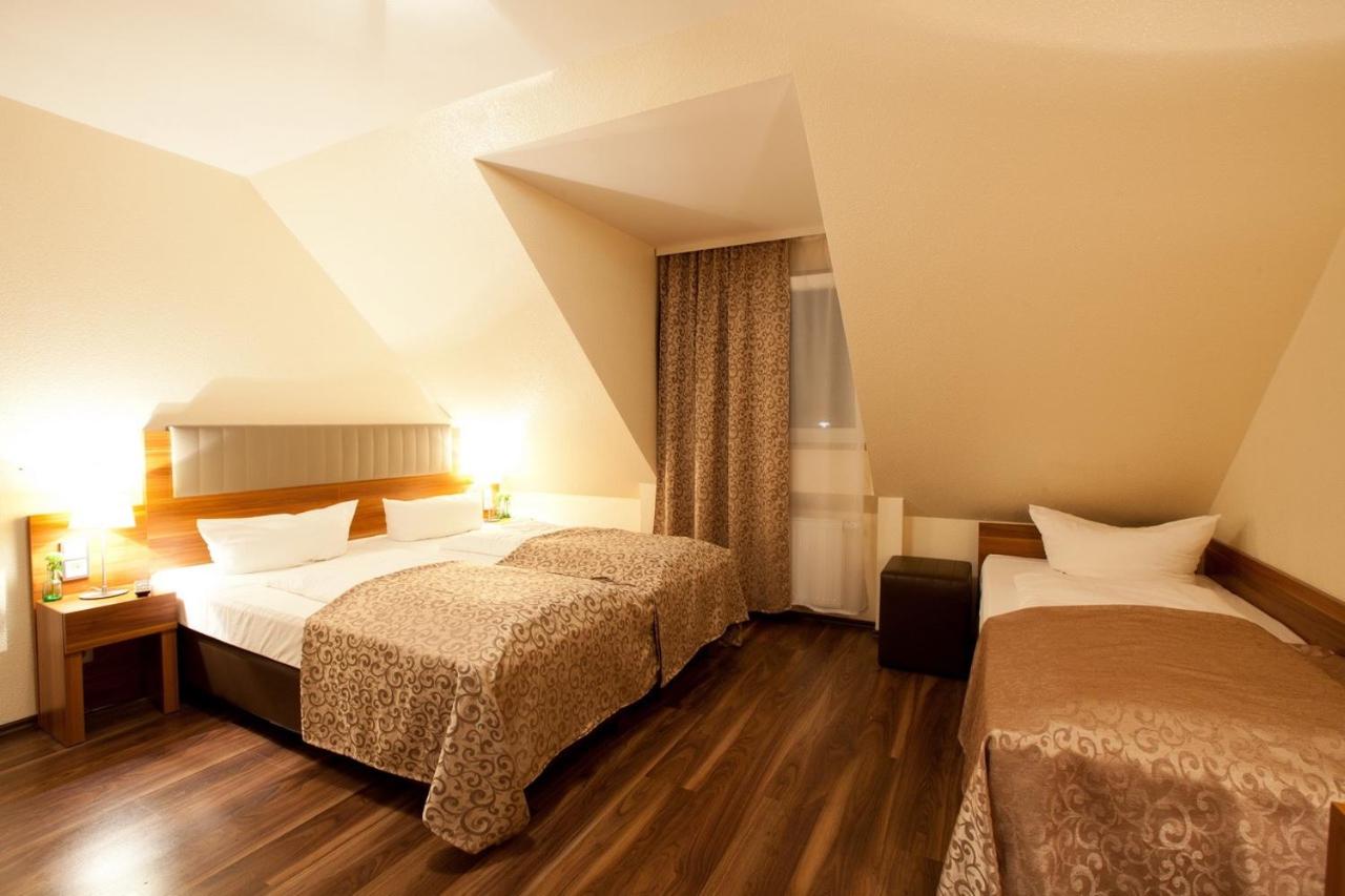 Triple Room with Private Bathroom photo 1