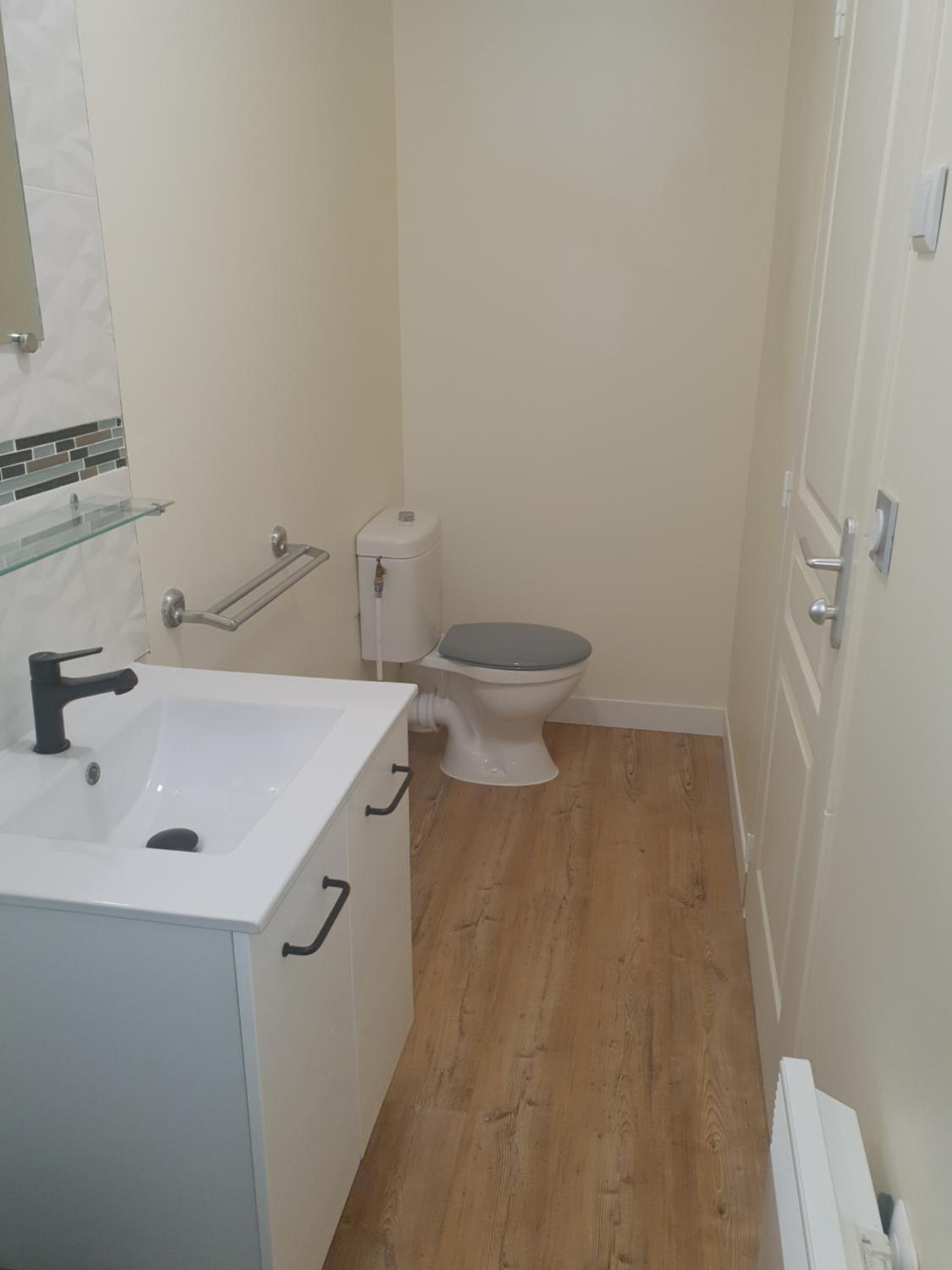 One-Bedroom Apartment - Photo 19