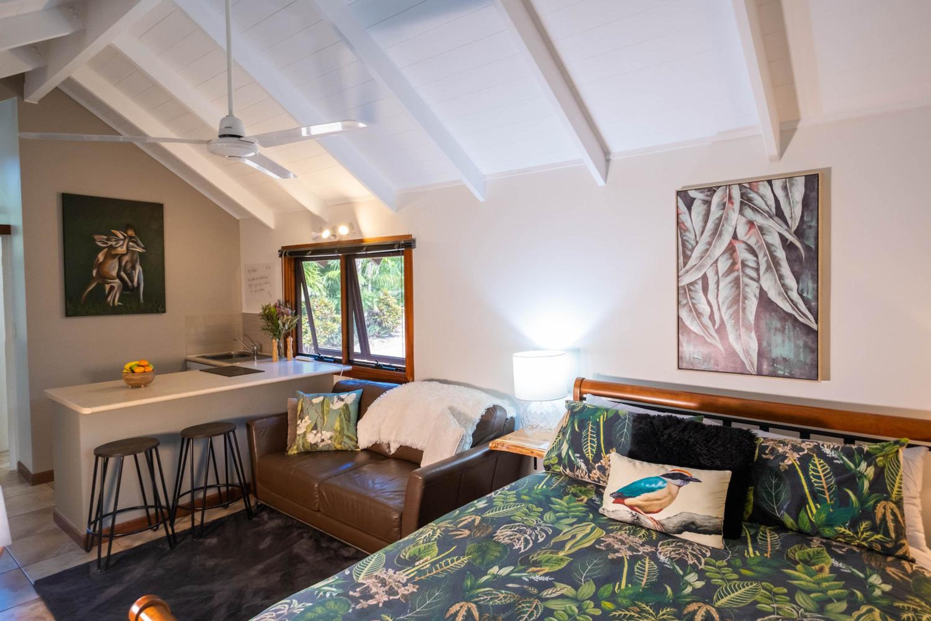 Wallaby Cabin - Adults Only