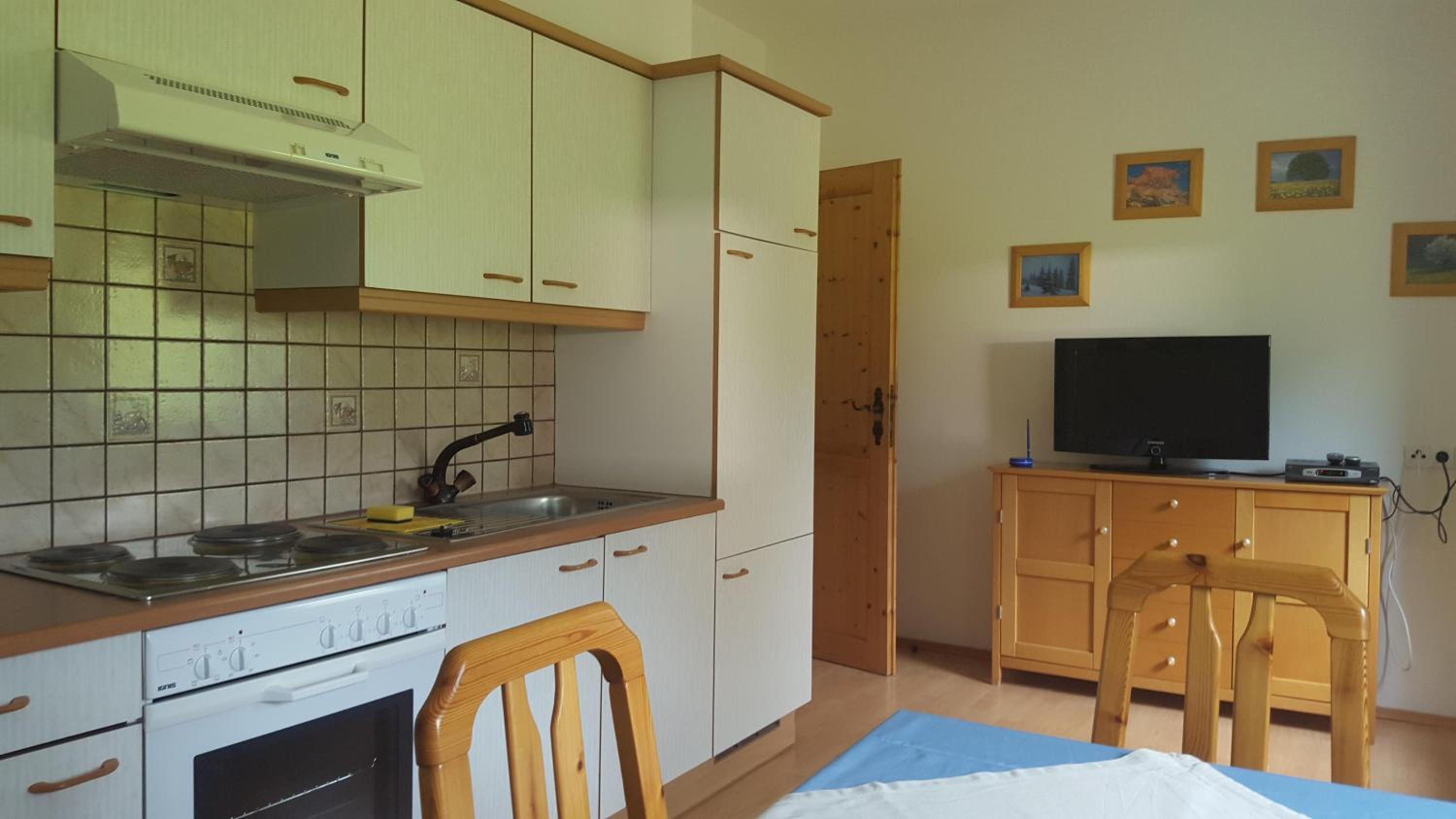 Two-Bedroom Apartment with Shower  photo 2