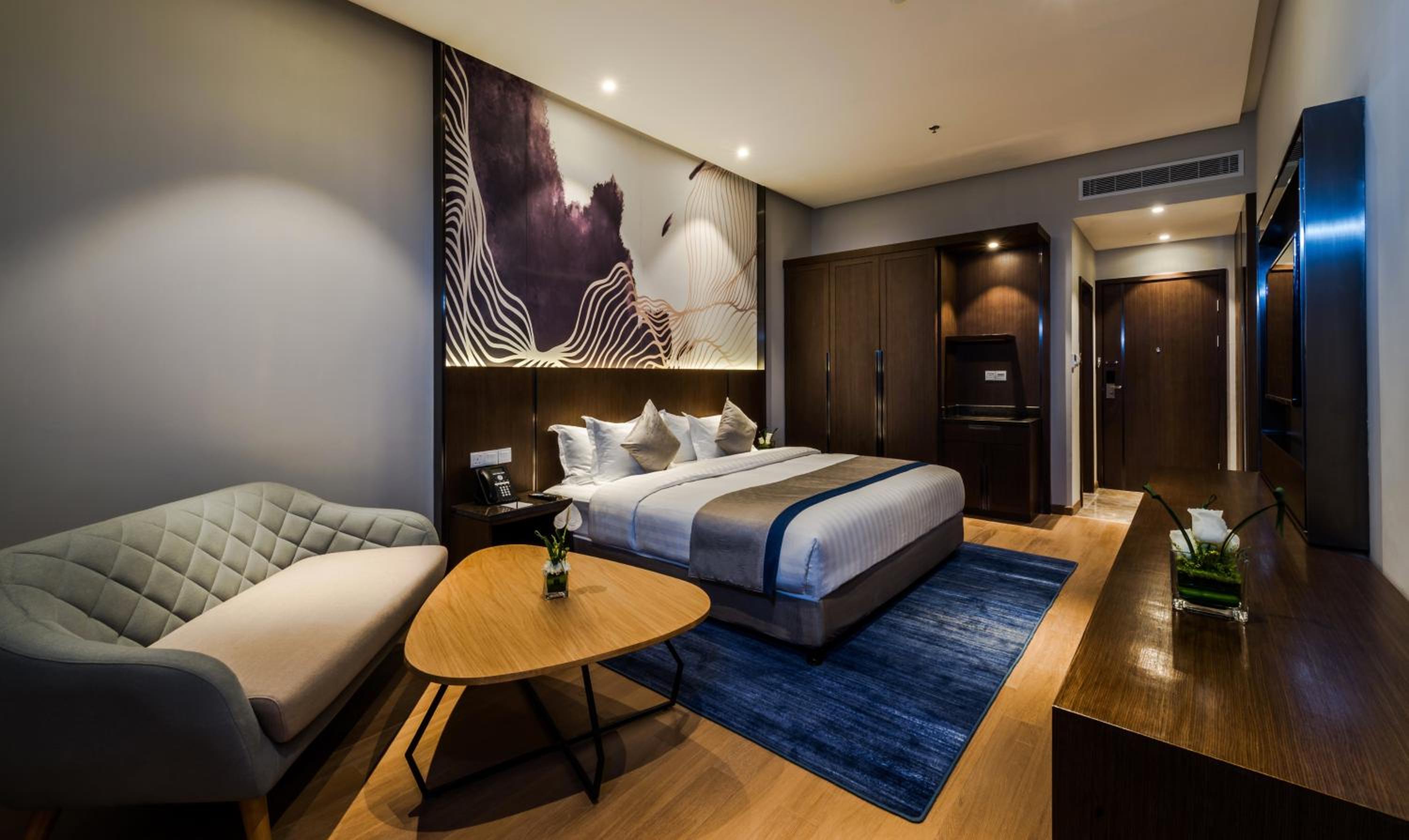 Deluxe King Room