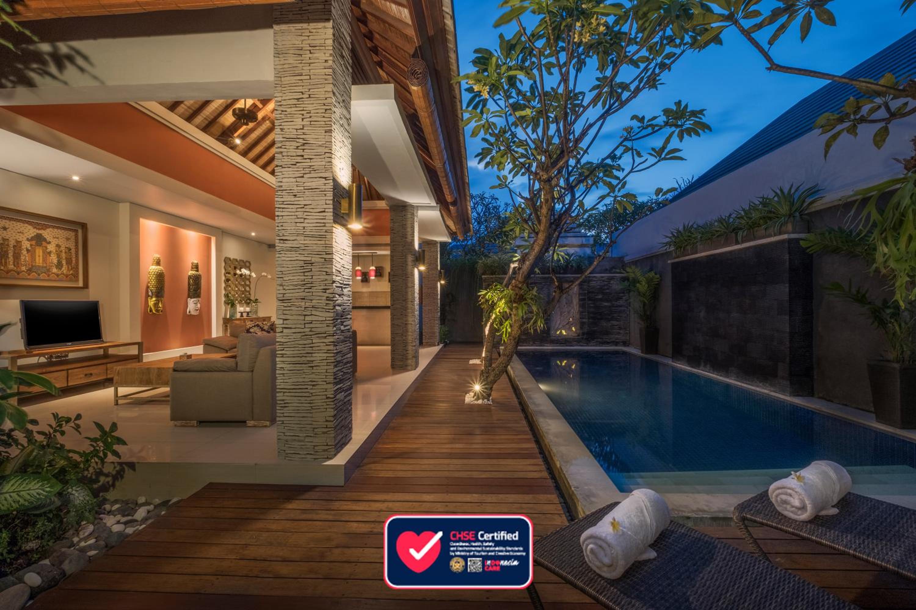 One-Bedroom Villa with Private Pool - Photo 17