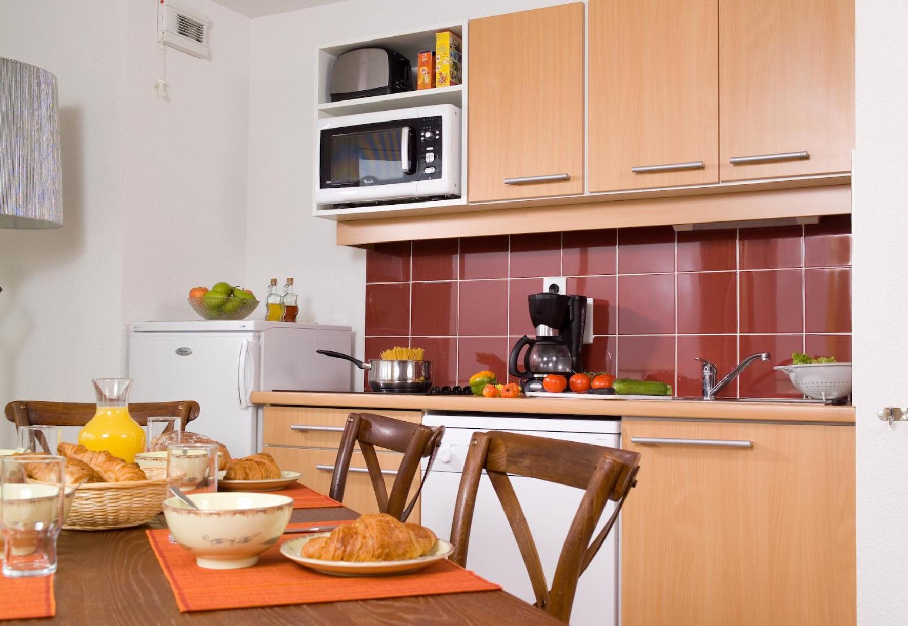 Two-Bedroom Apartment with Cabin (8 People) photo 2