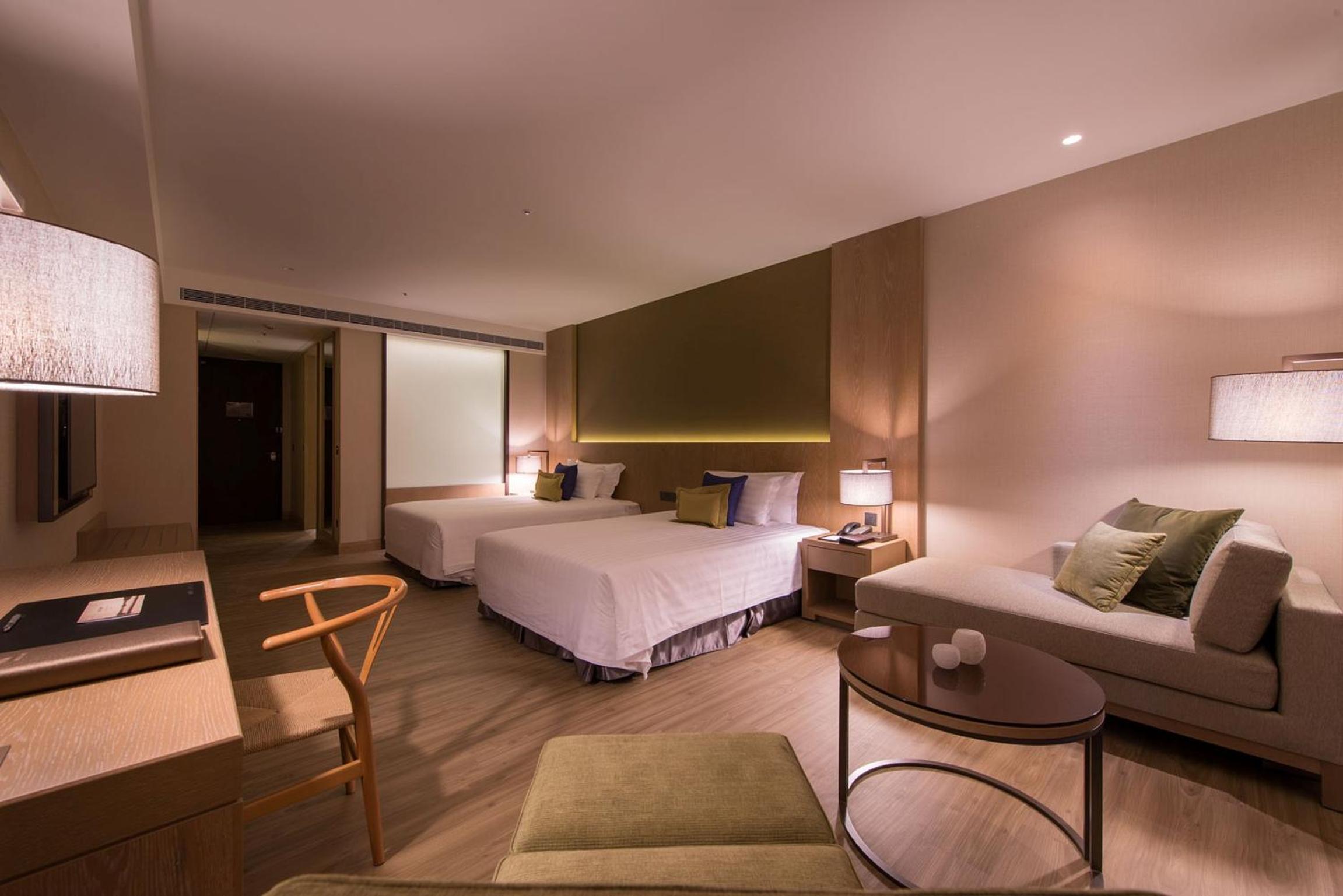Twin Room with Lake View - Photo 2