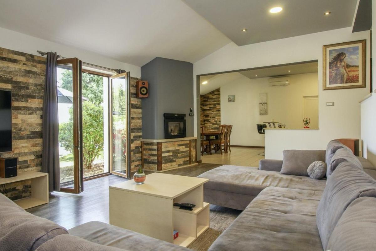 Three-Bedroom Apartment photo 1