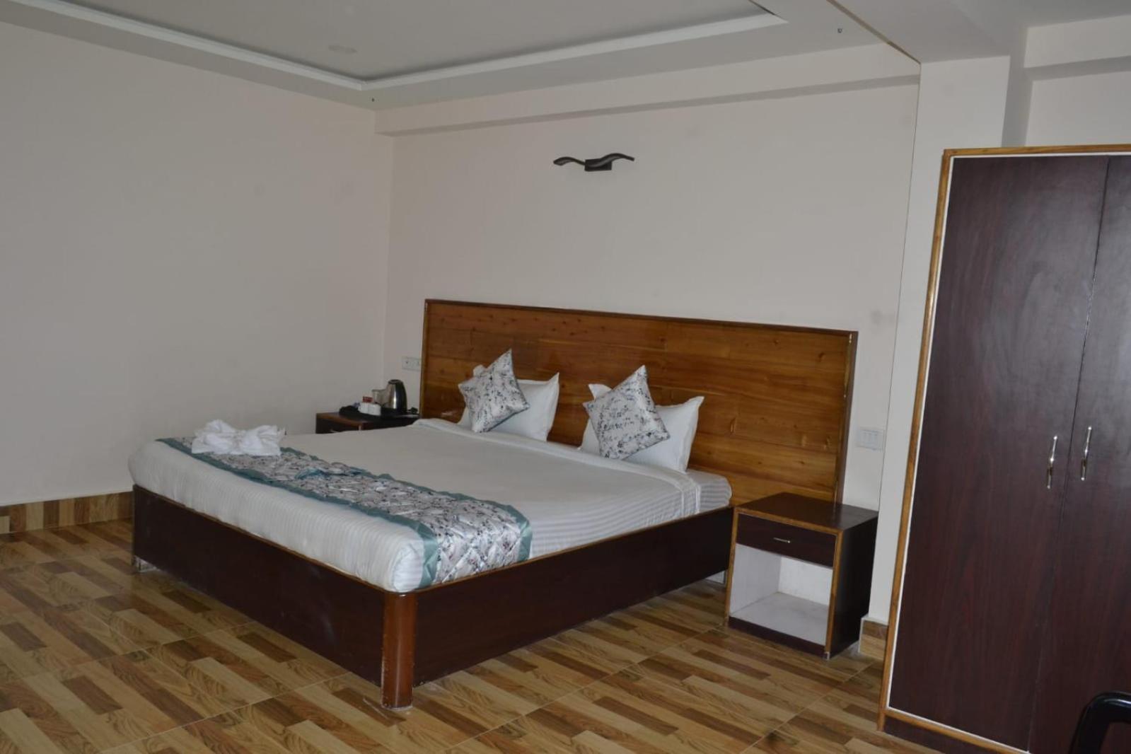 Standard Double Room - Photo 5