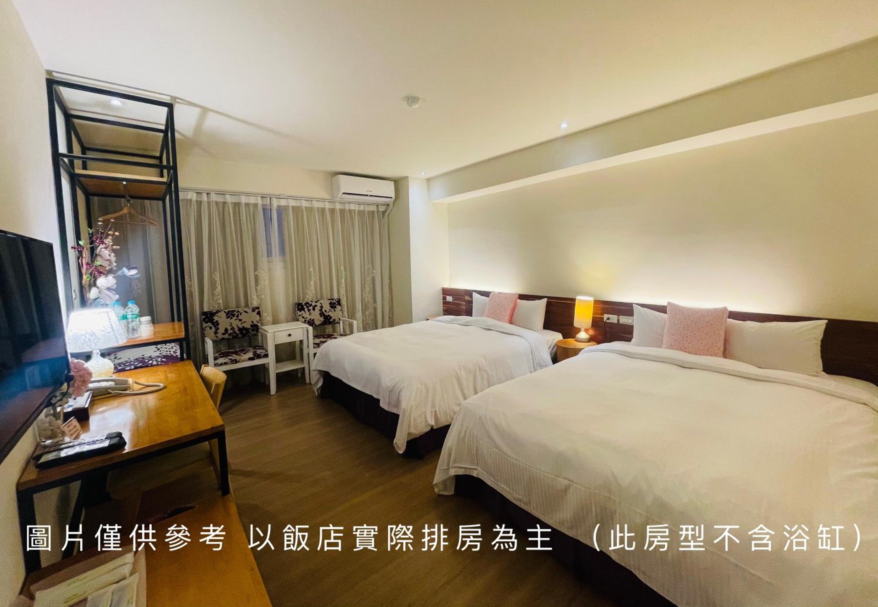 Deluxe Quadruple Room, photo 7
