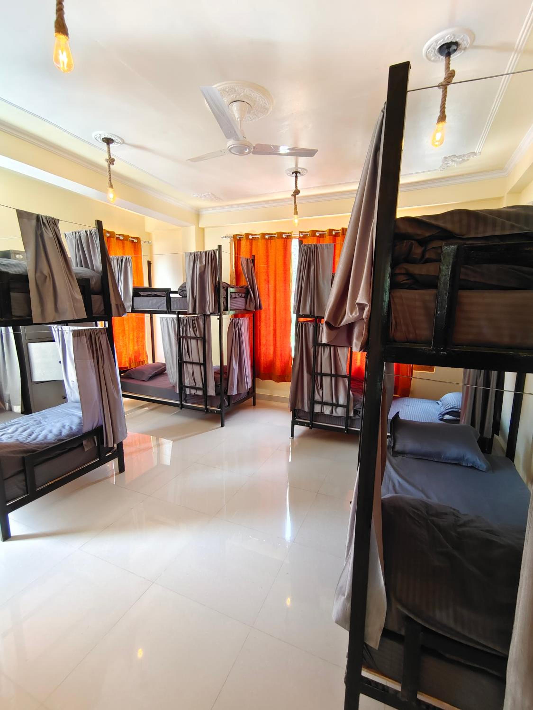 Bed in 8-Bed Mixed Dormitory Room photo 3