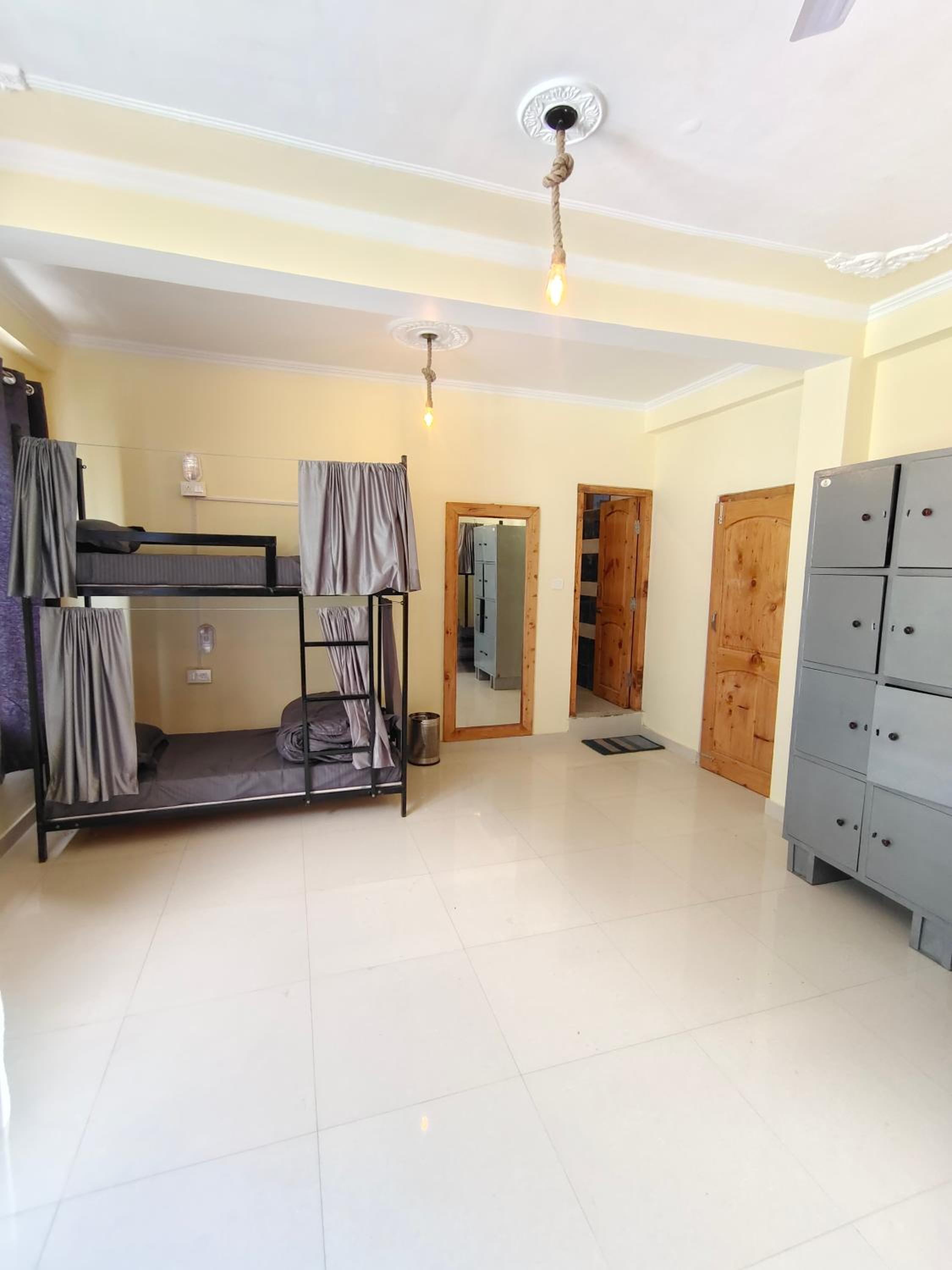 Bed in 8-Bed Mixed Dormitory Room photo 2