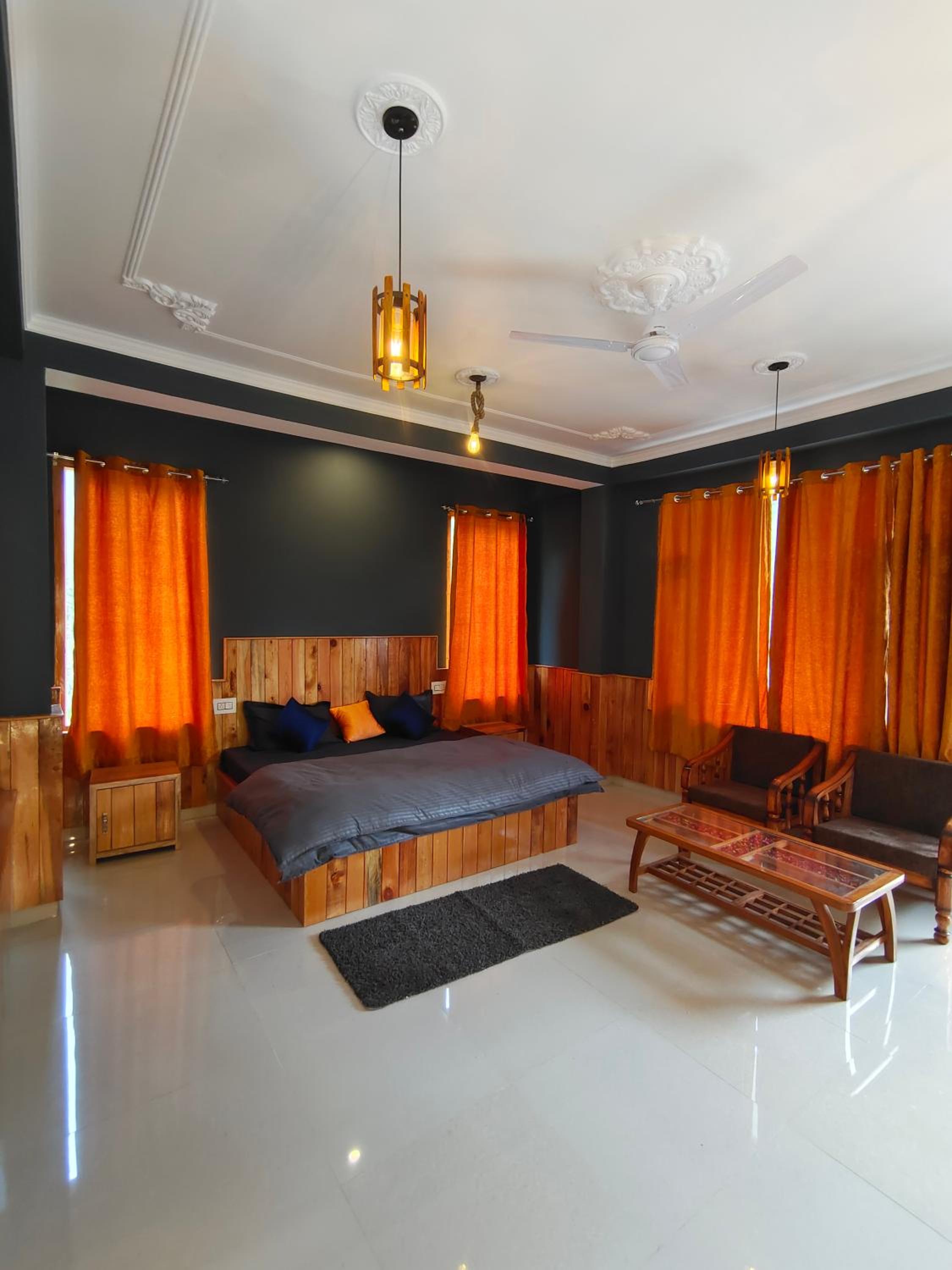 Deluxe Double Room with Balcony - Photo 12