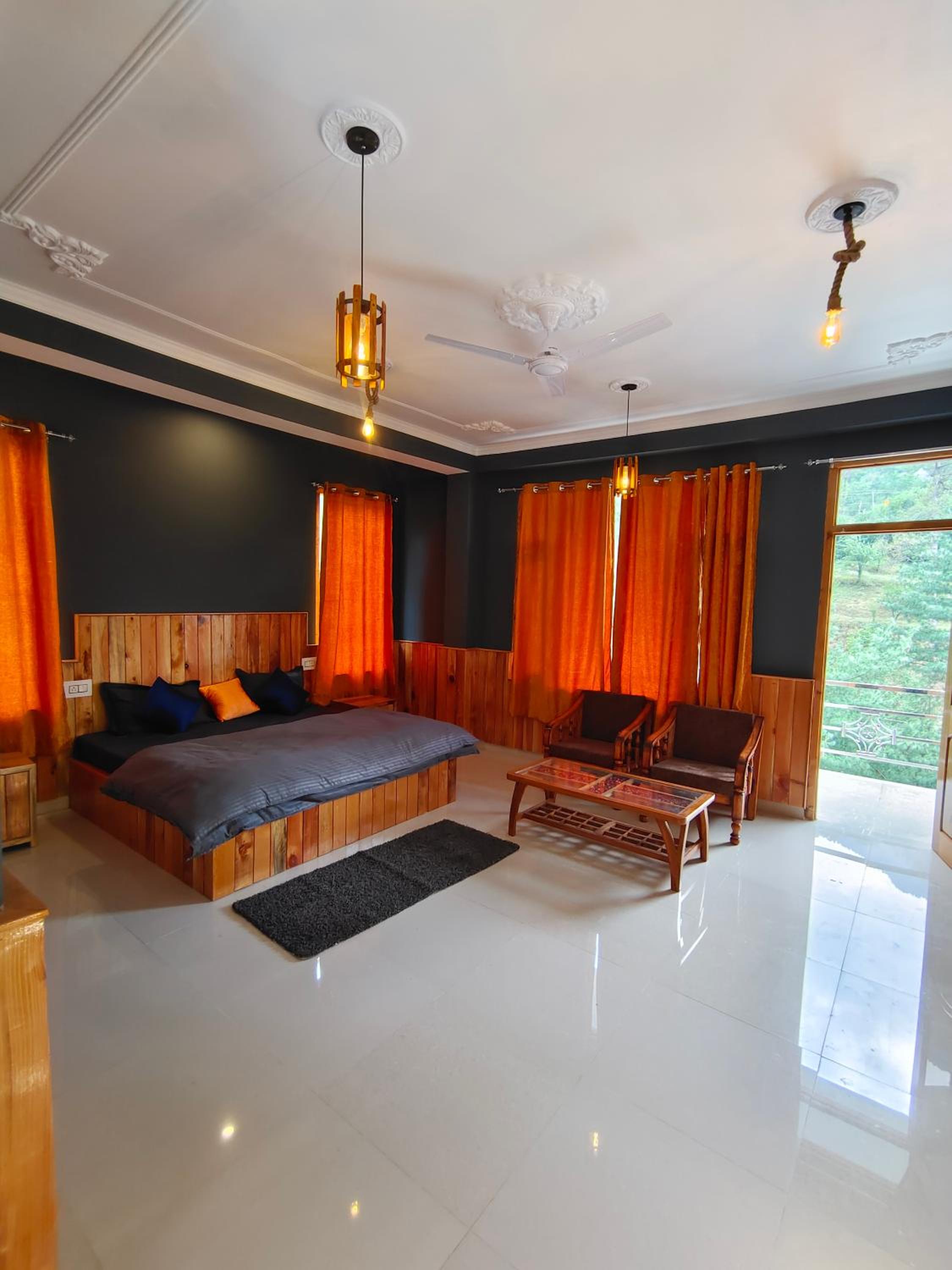 Deluxe Double Room with Balcony - Photo 14