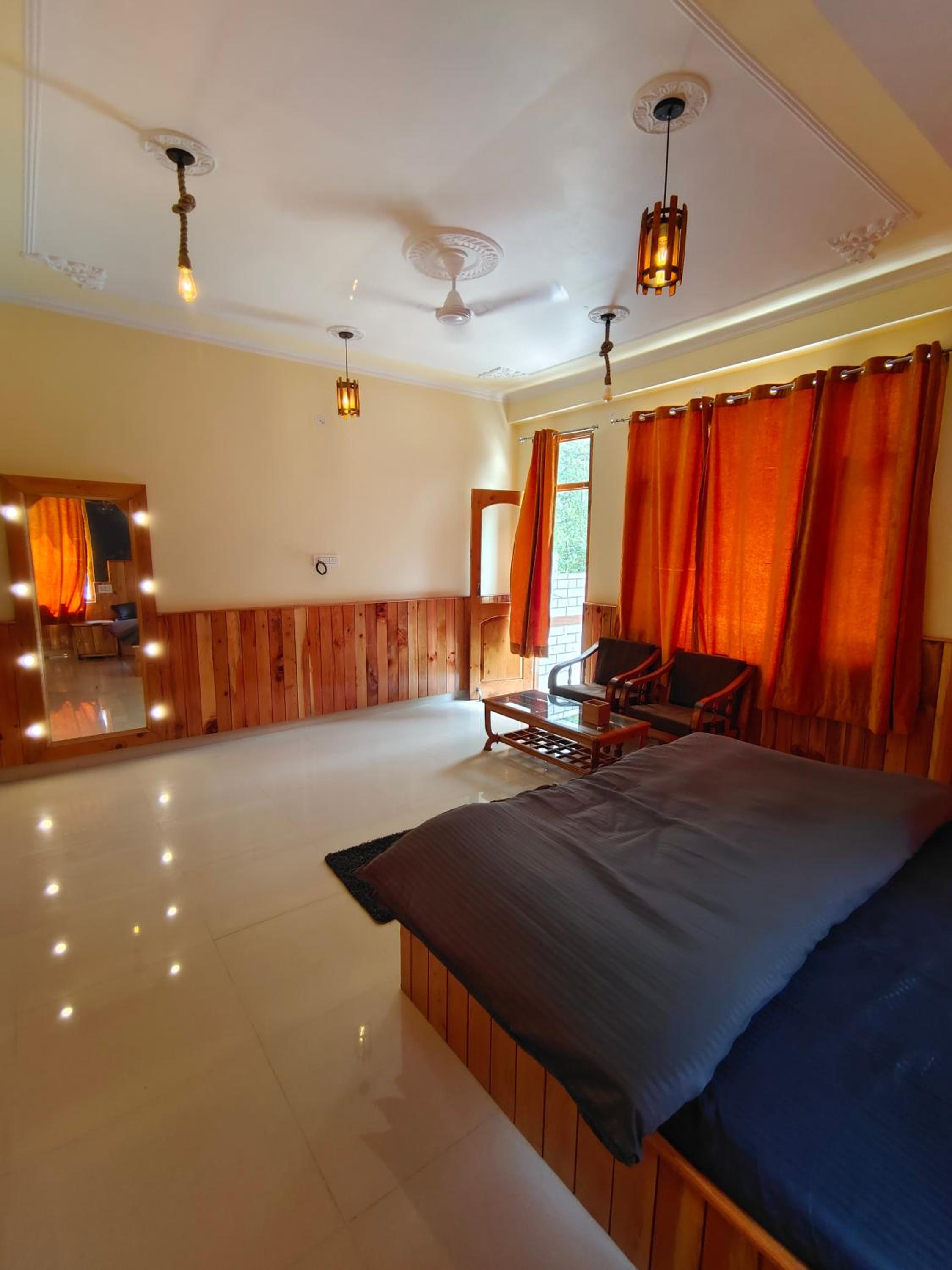 Deluxe Double Room with Balcony - Photo 32