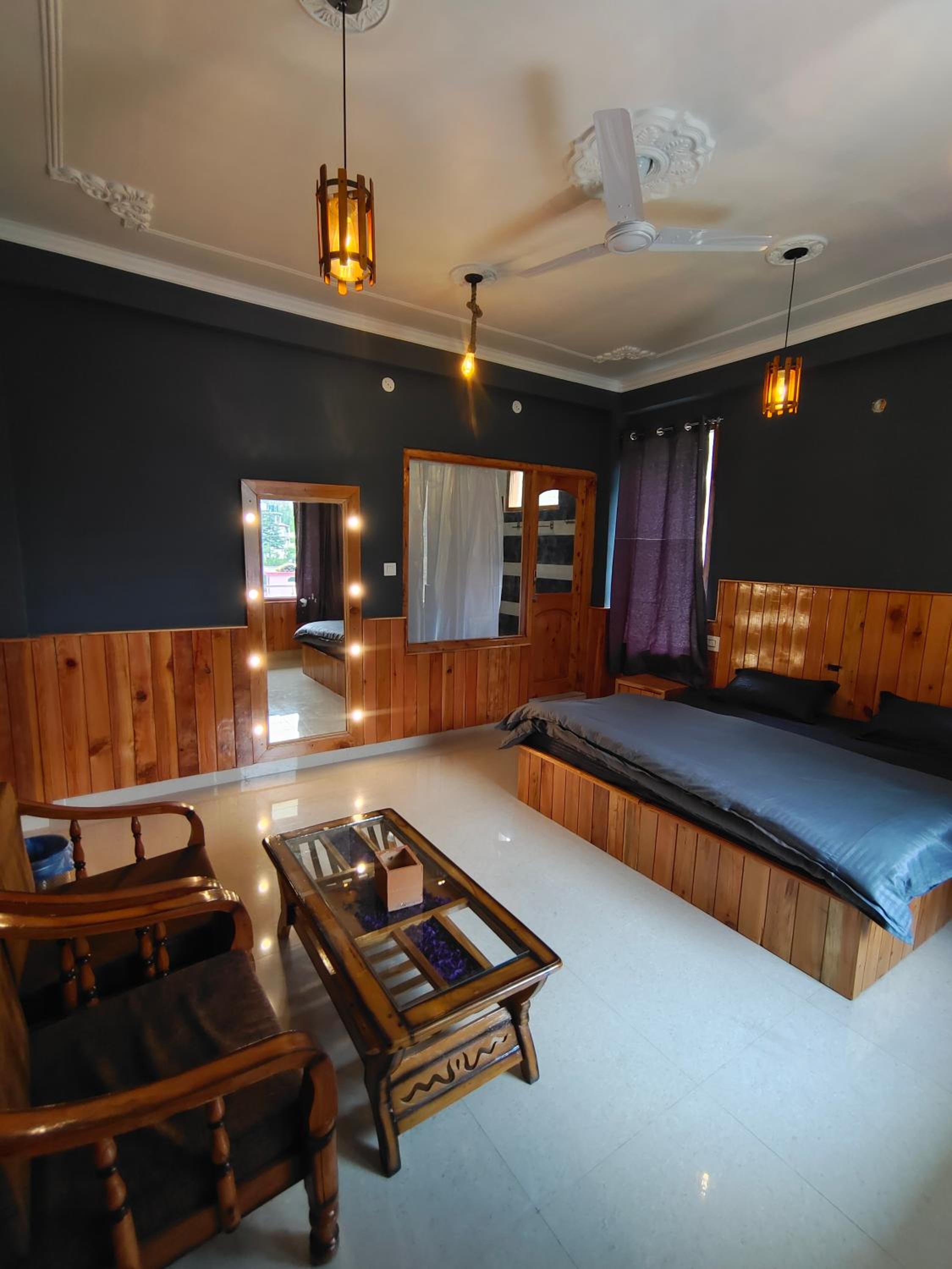 Deluxe Double Room with Balcony - Photo 29