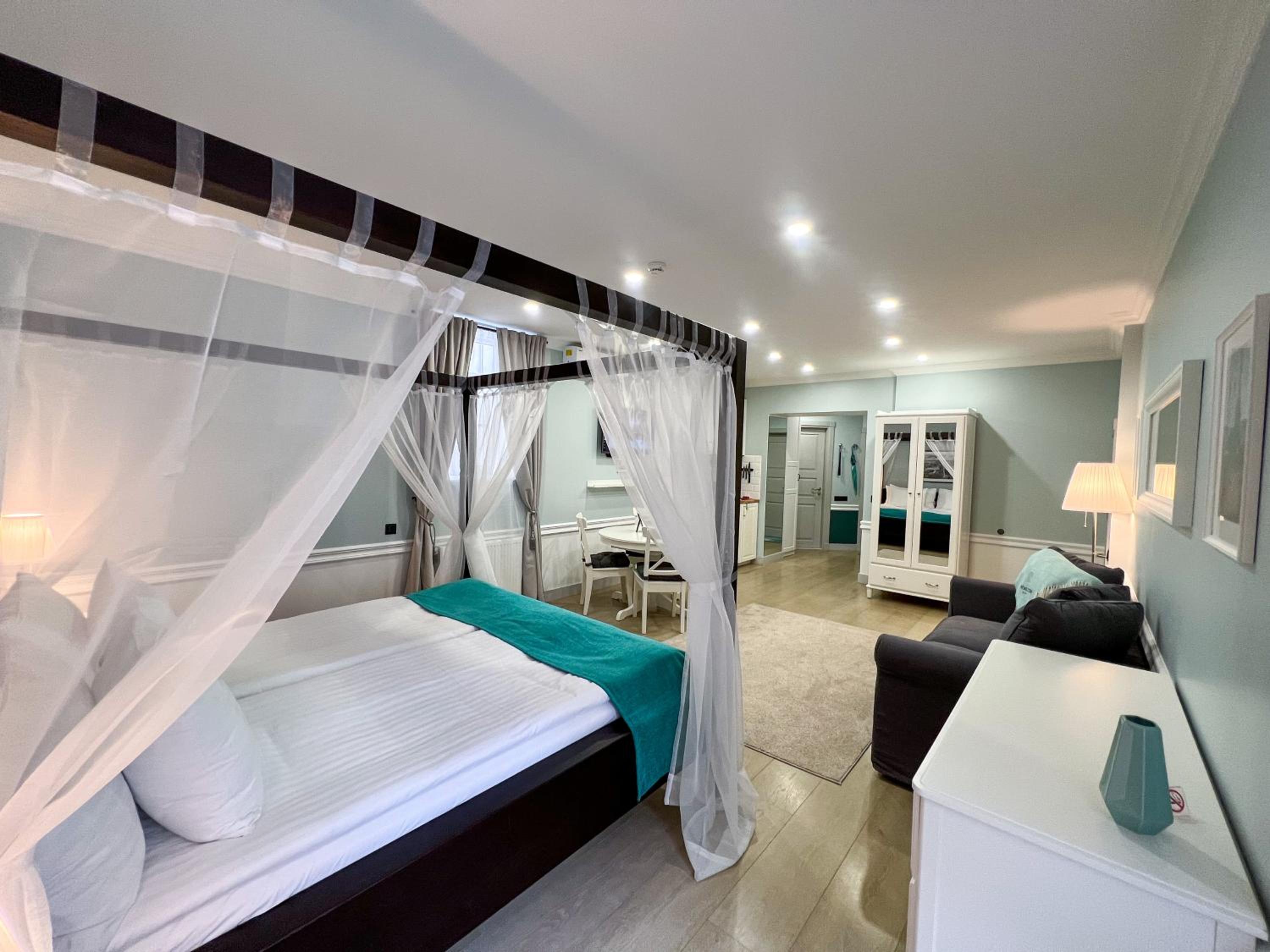 Suite - Photo 6