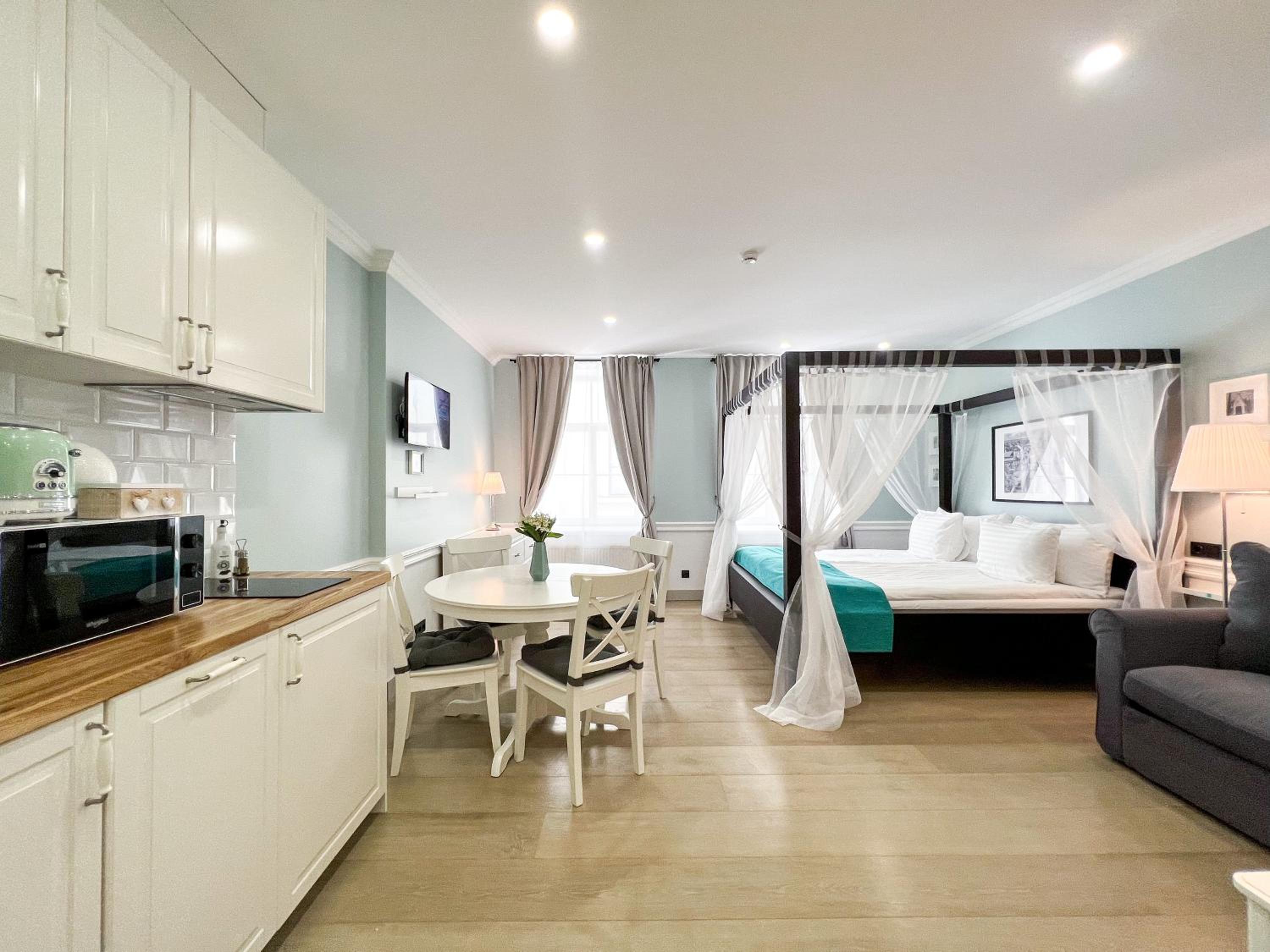 Suite - Photo 7