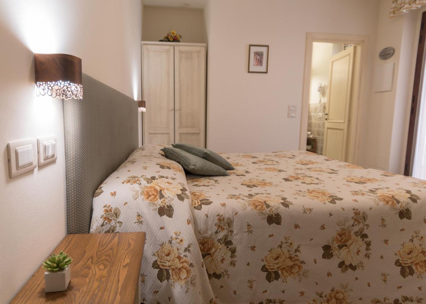 Classic Triple Room - Photo 7