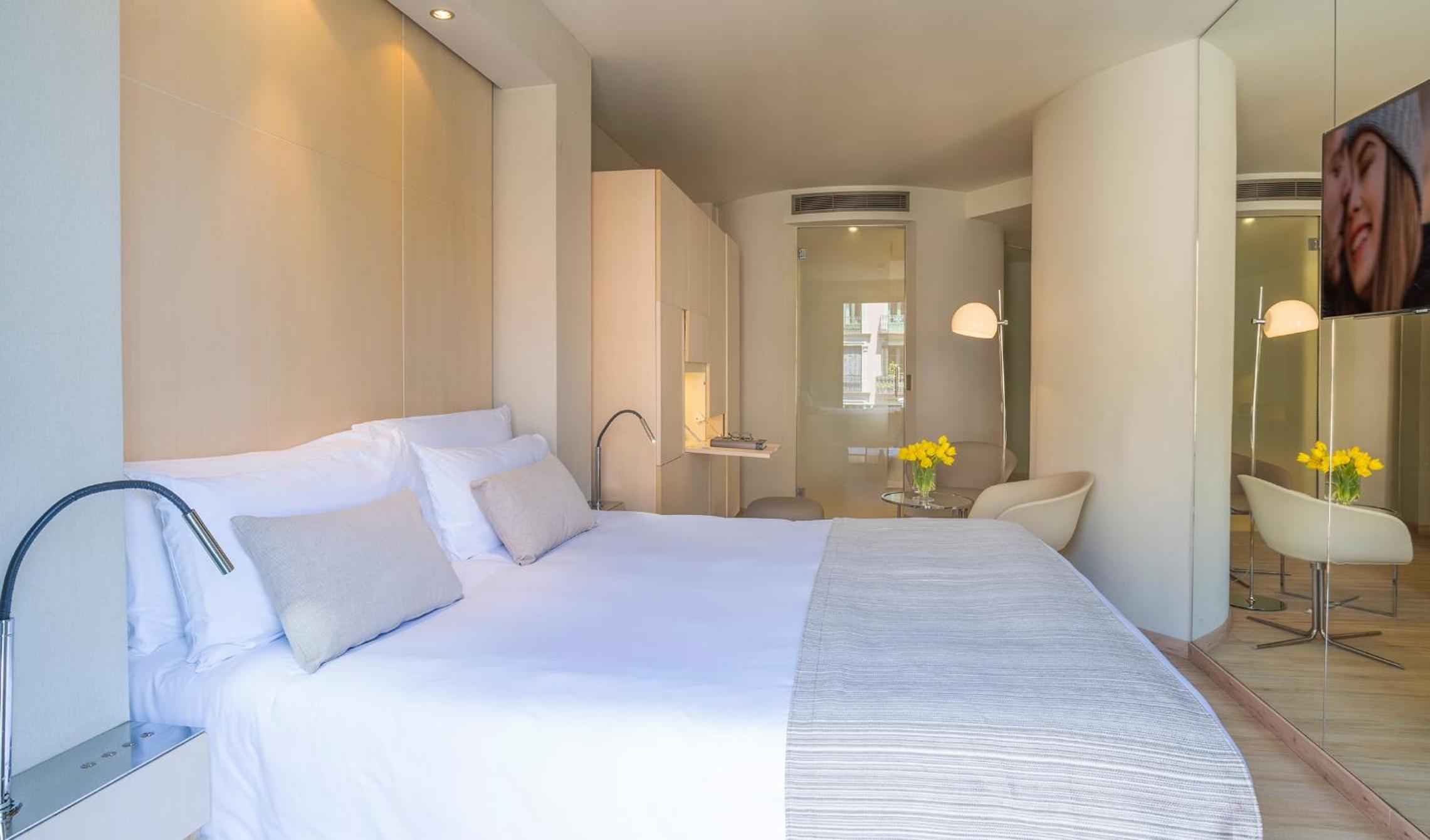 Superior Room with Balcony photo 2