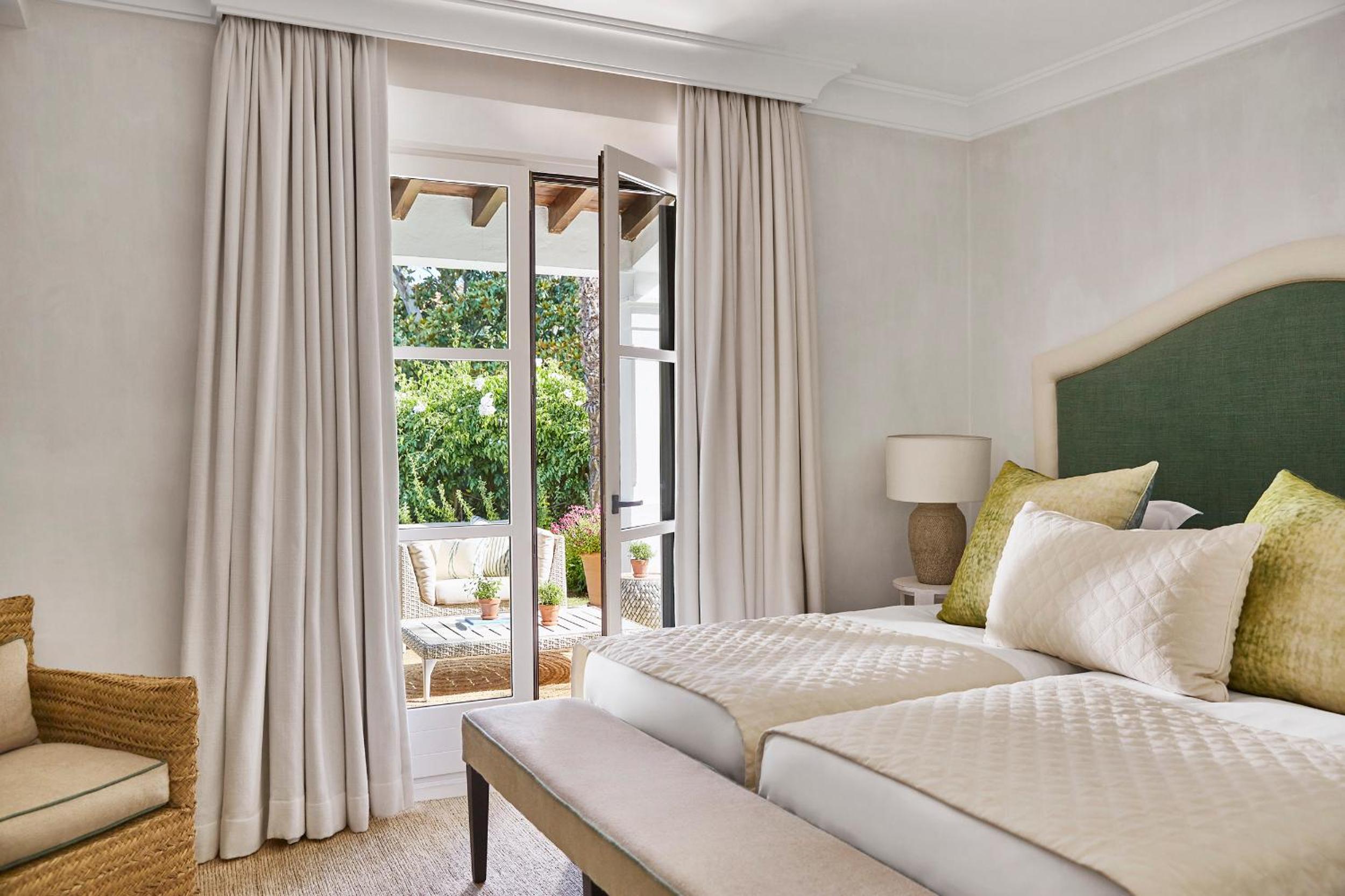 Four Bedroom Villa with Private Pool (Non Smoking)