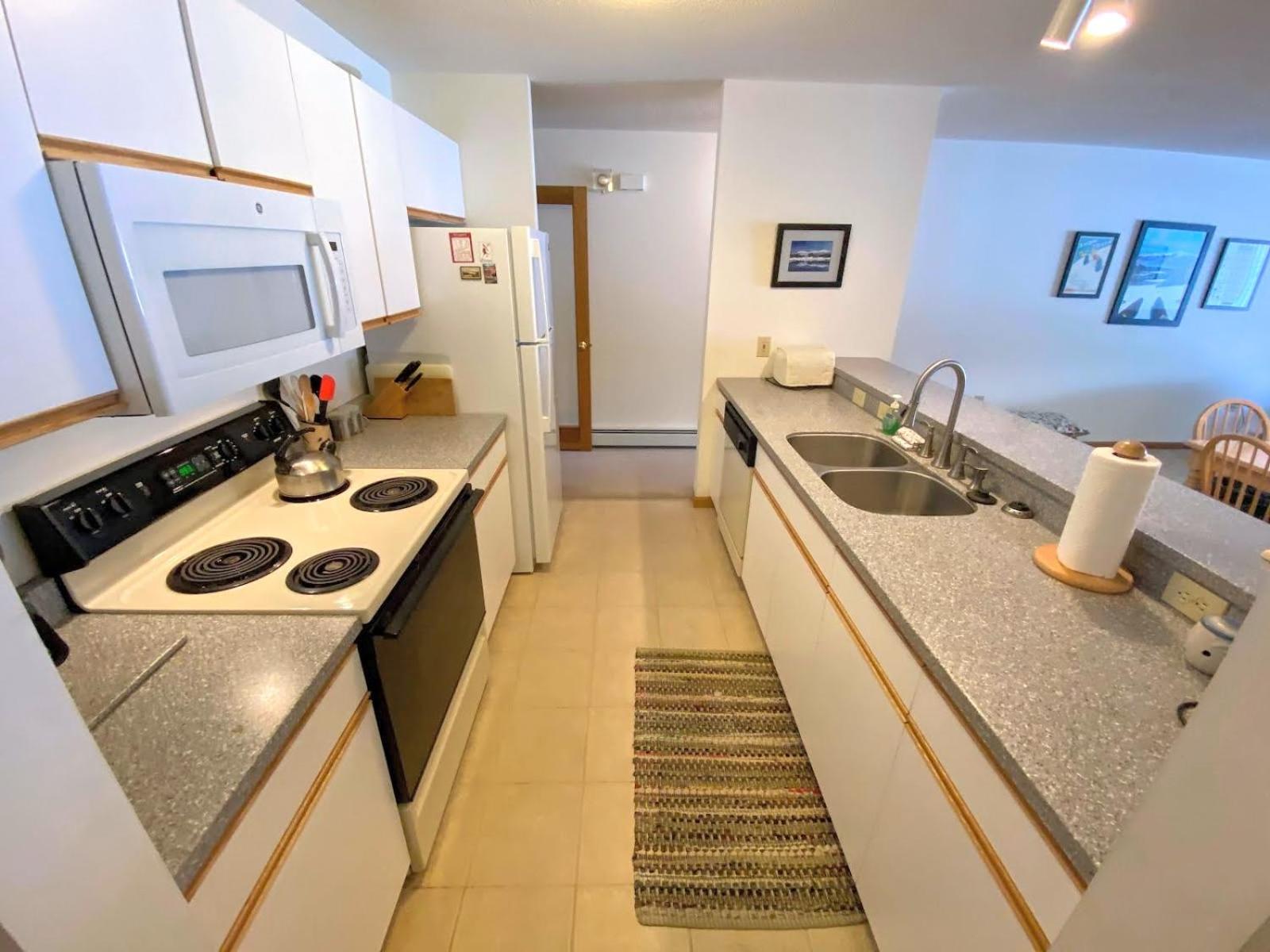 Three-Bedroom Apartment - Photo 1