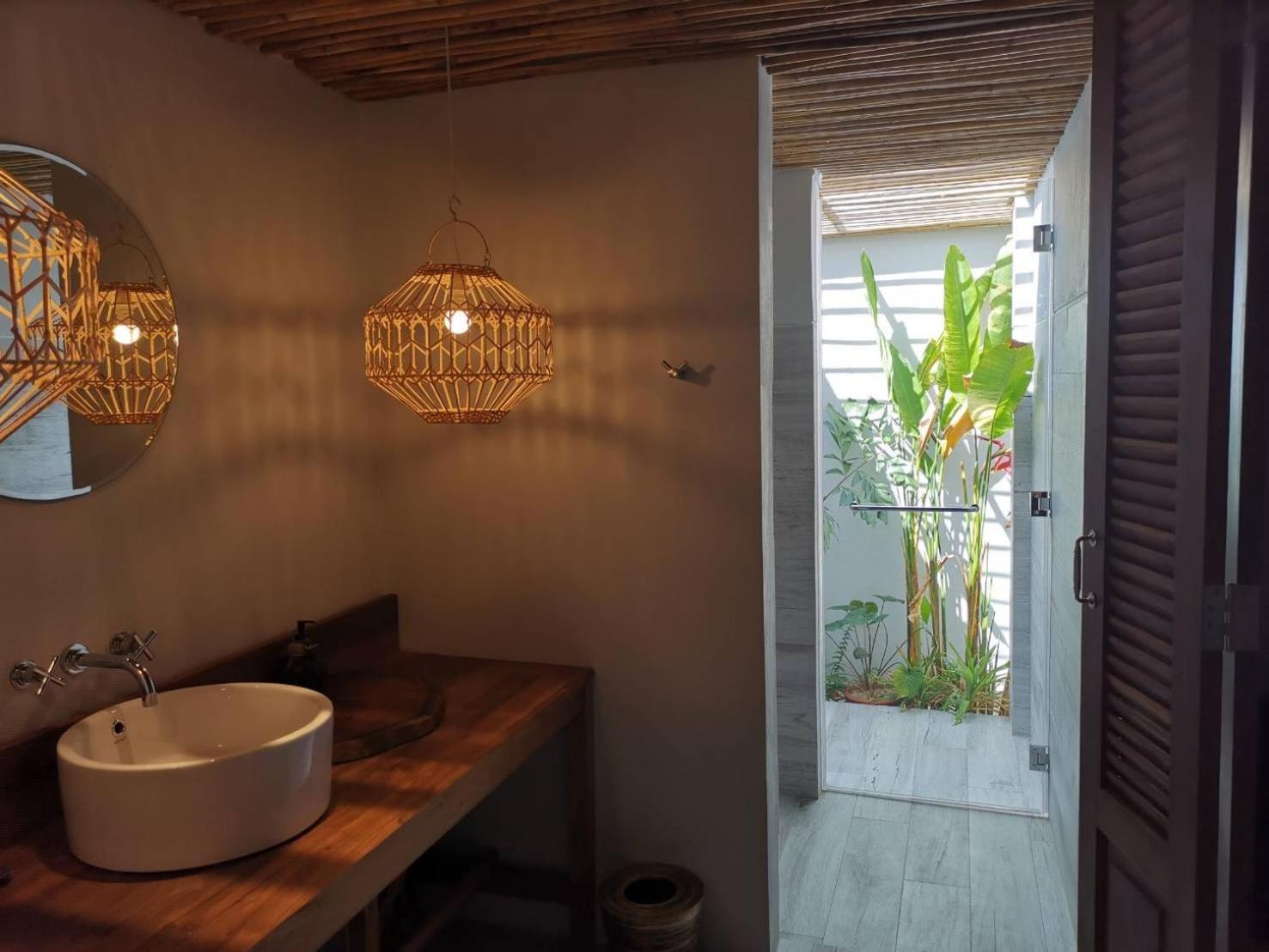 Deluxe Double Room with Balcony and Sea View photo 2