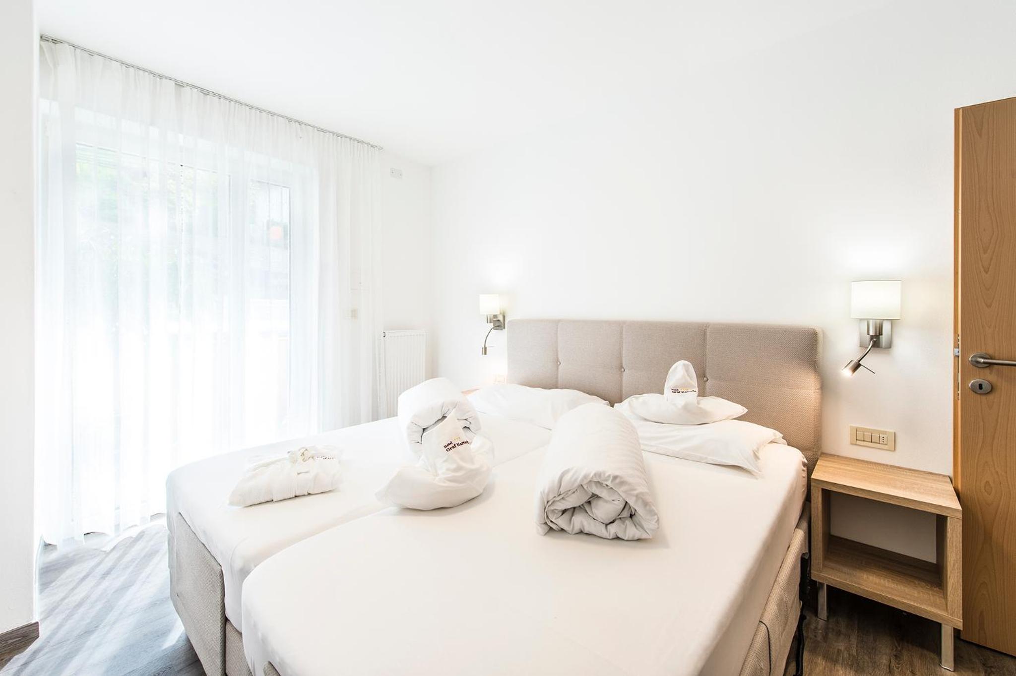 Apartment with Garden View