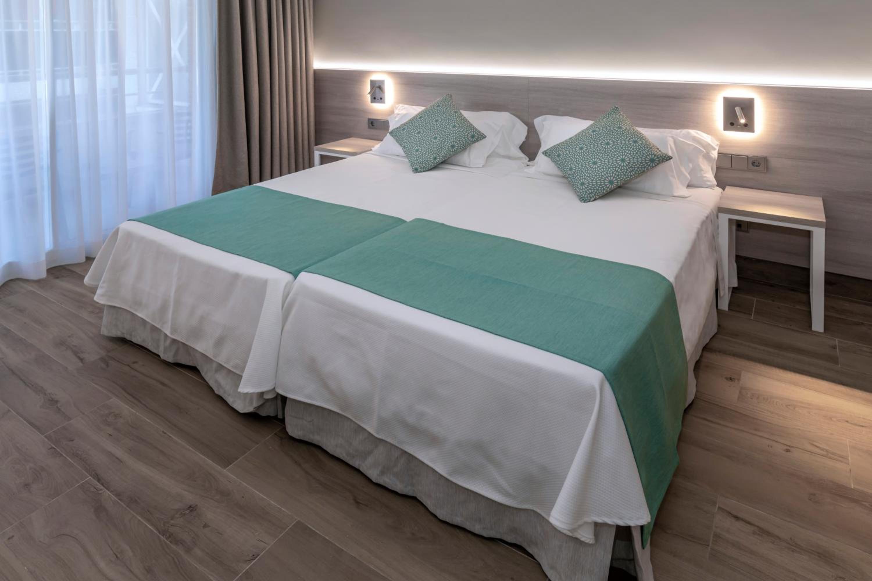 Economy Double Room (2 Adults) - Photo 1