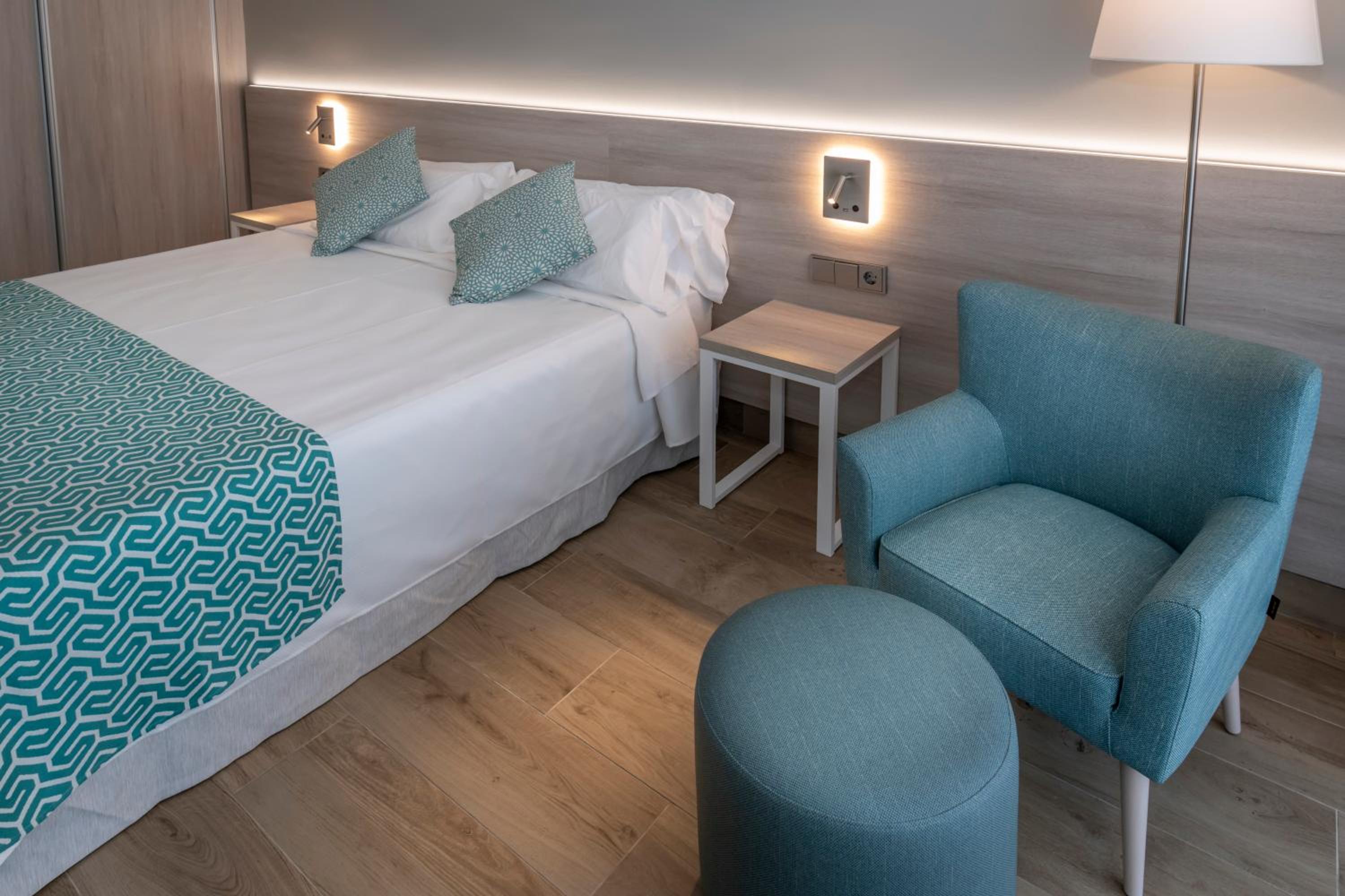 Economy Double Room (2 Adults) - Photo 4