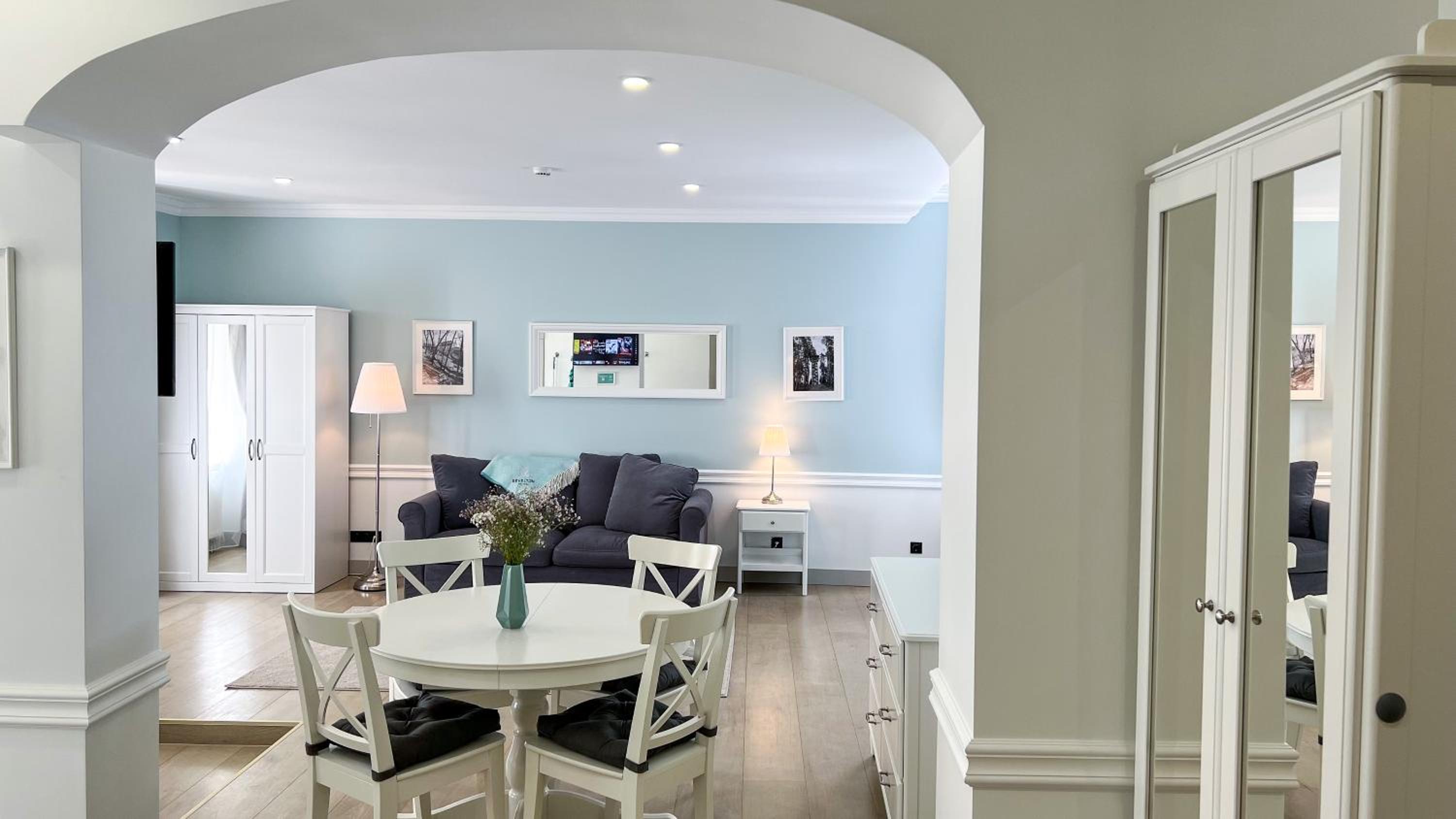 Deluxe Suite - Photo 13