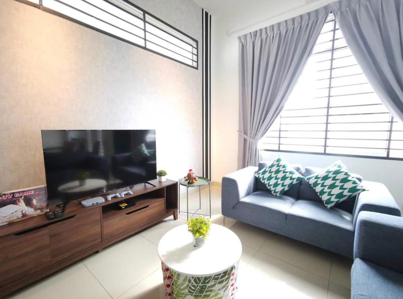 Four-Bedroom House photo 2