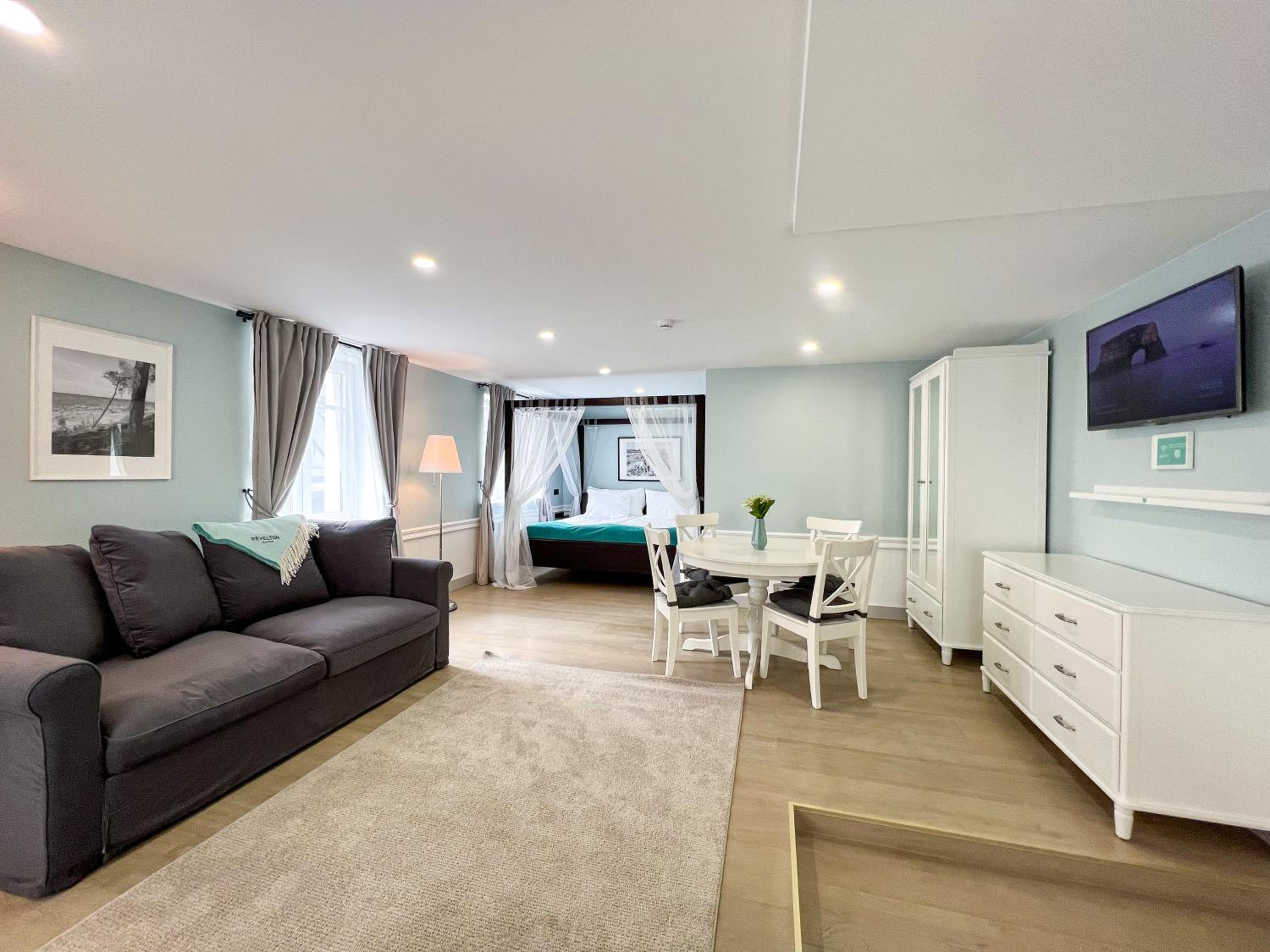 Deluxe Suite - Photo 1