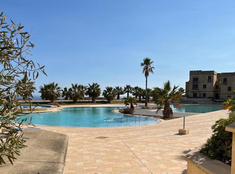 Apartment with Pool View  photo 3