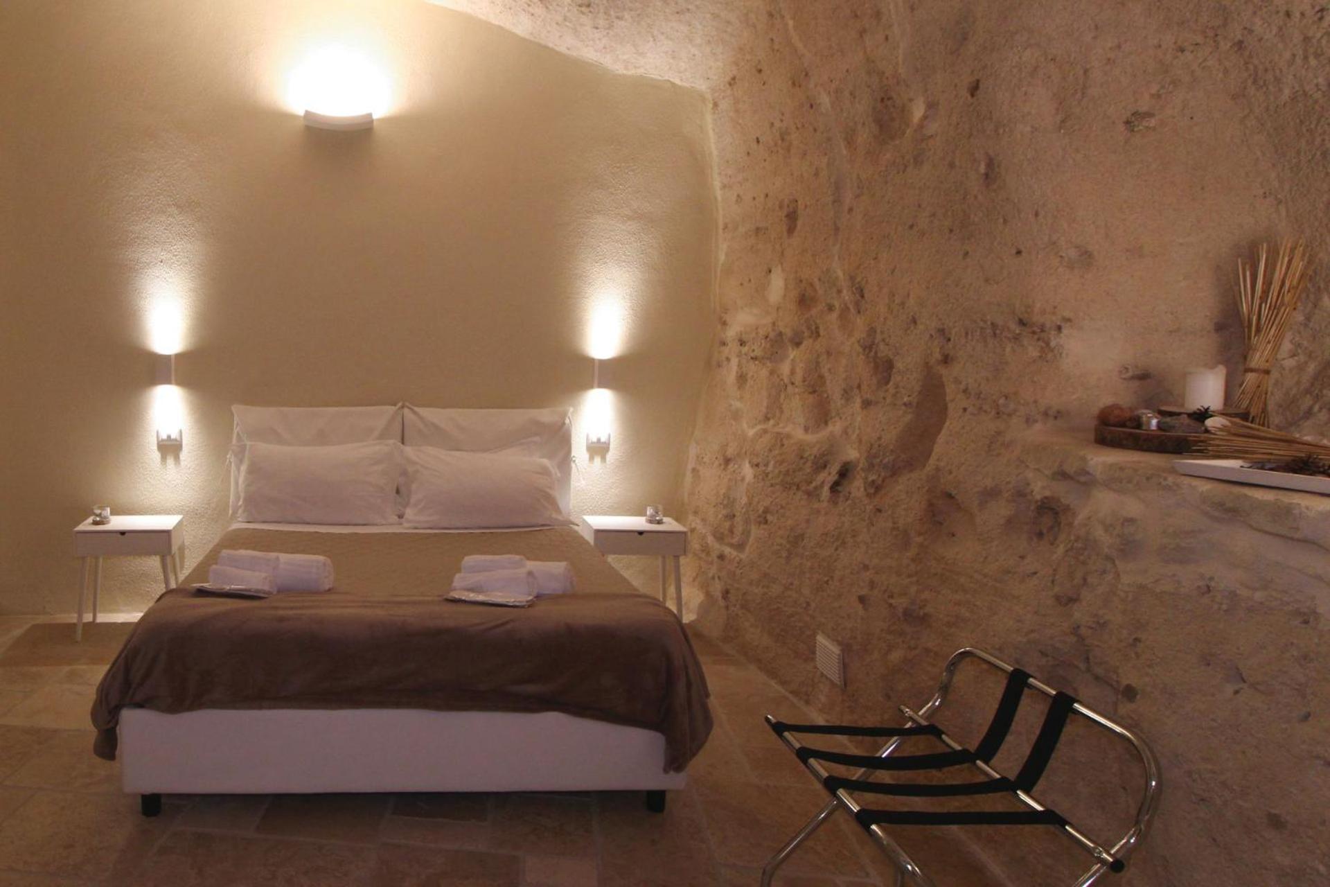 Standard Triple Room - Photo 8