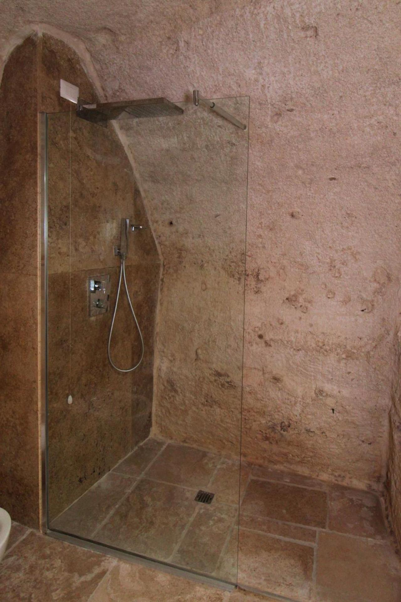 Standard Triple Room - Photo 4