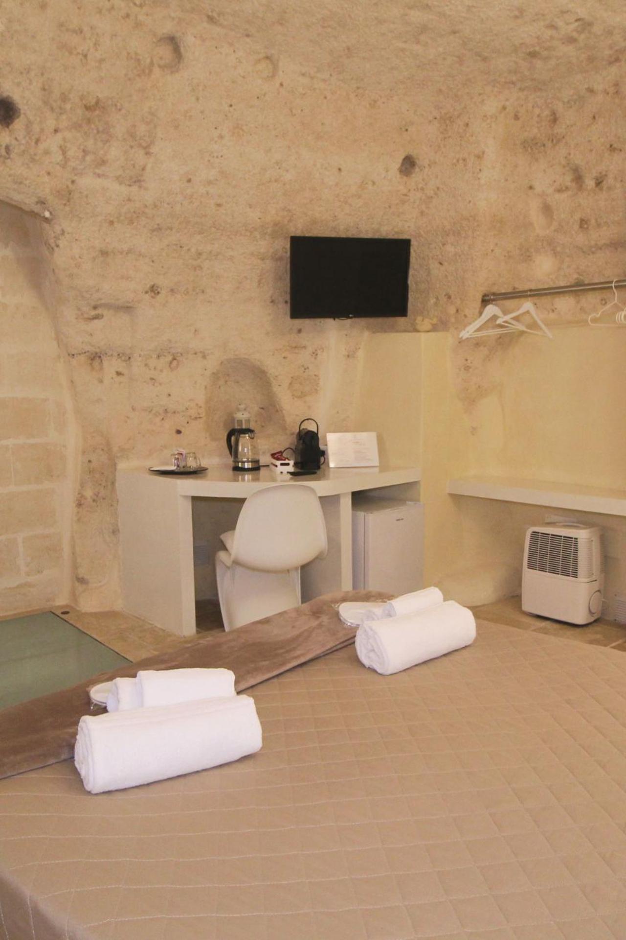 Standard Triple Room - Photo 2