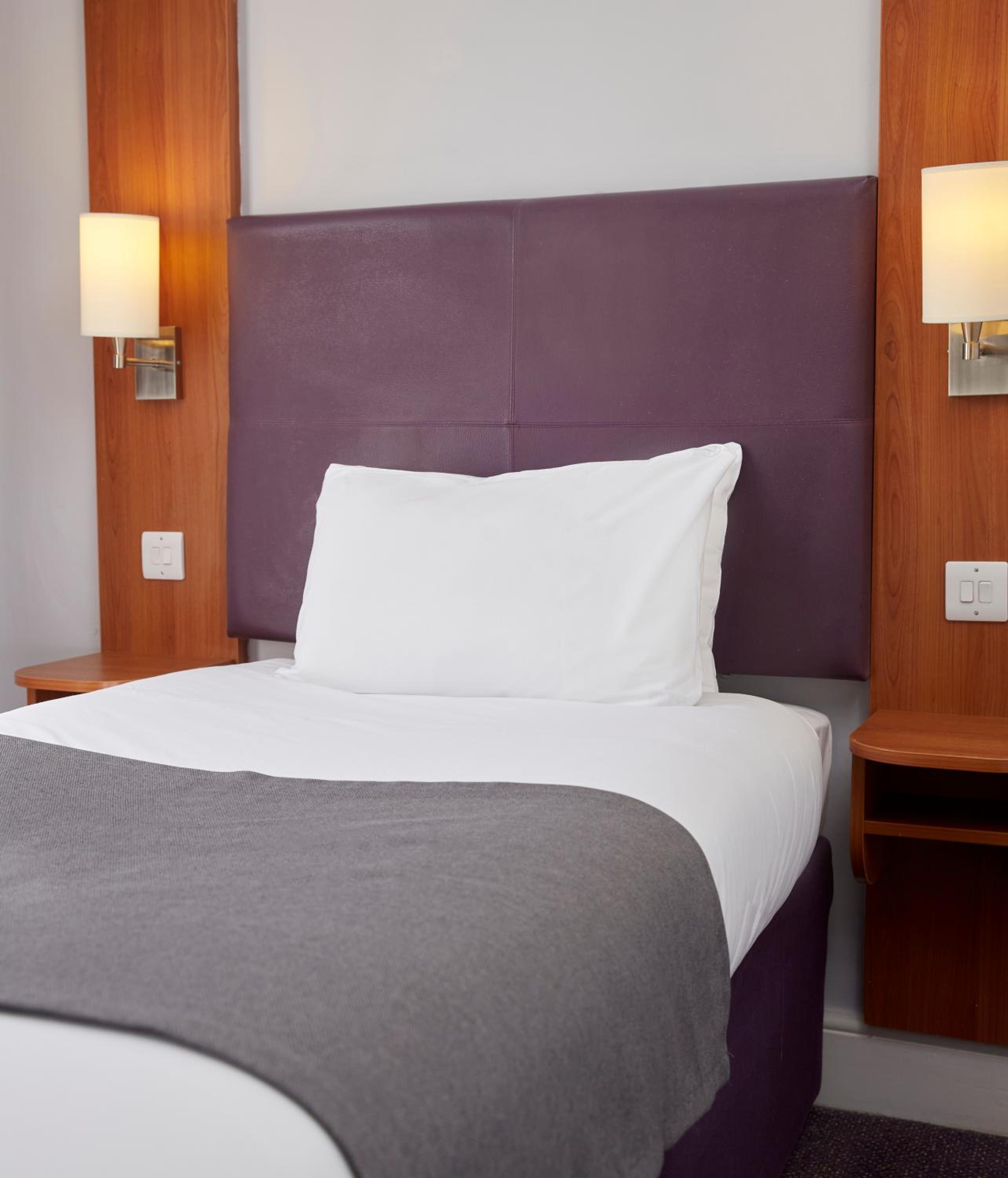 Twin Room - Photo 2