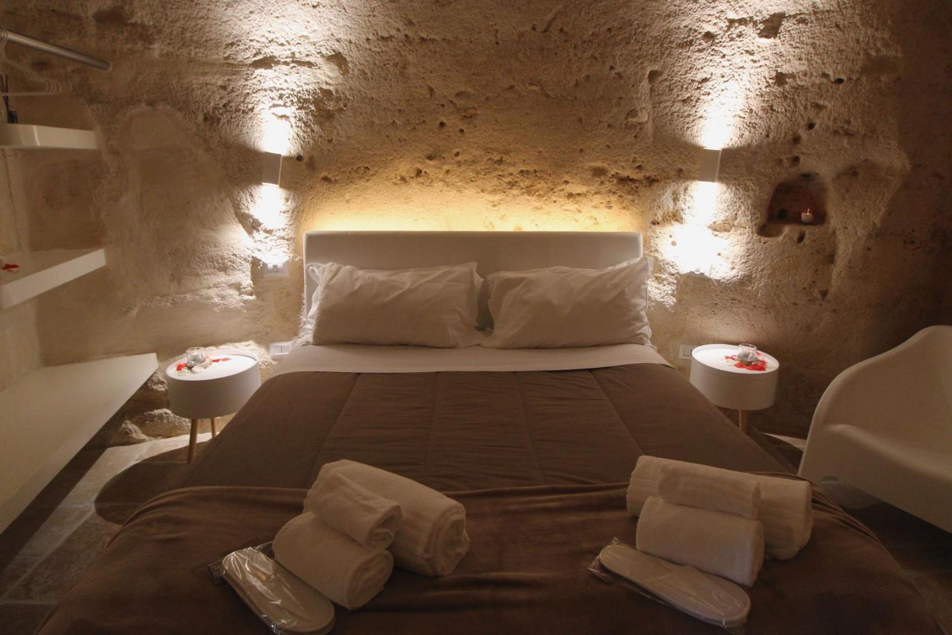 Deluxe King Room - Photo 5