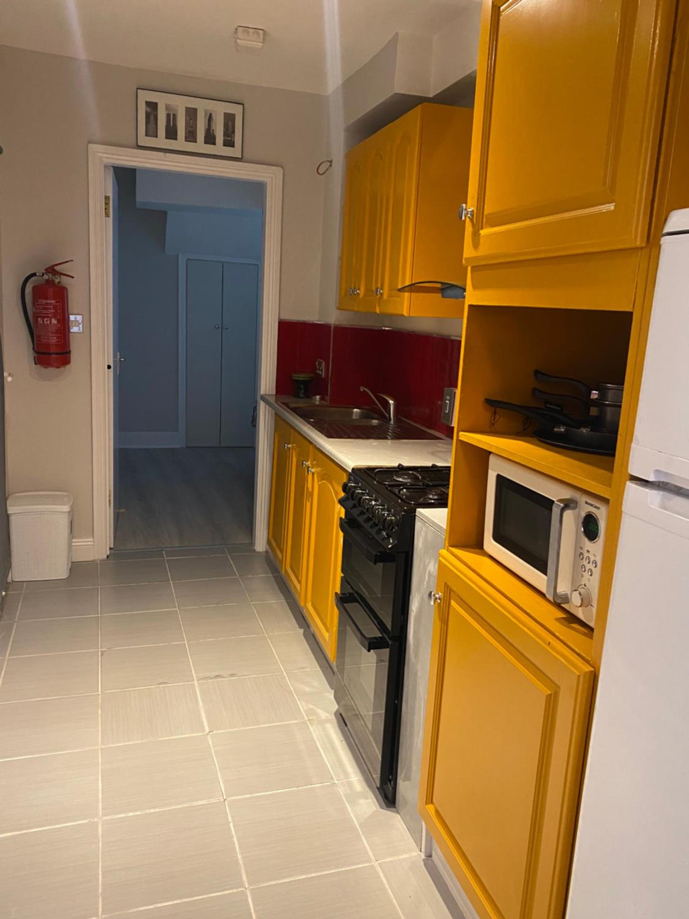 One-Bedroom Apartment - Photo 14