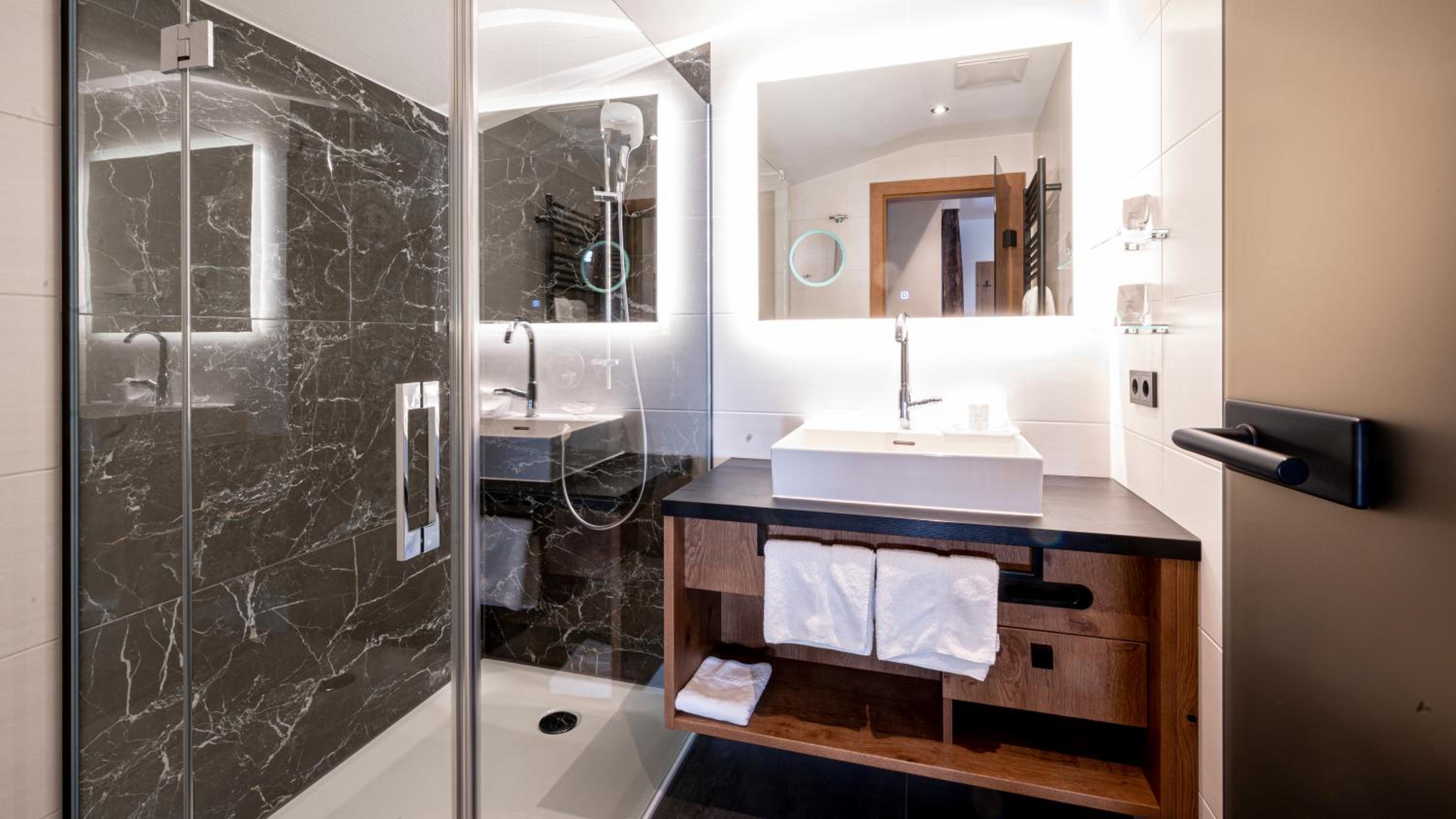 Premium Double Room photo 2