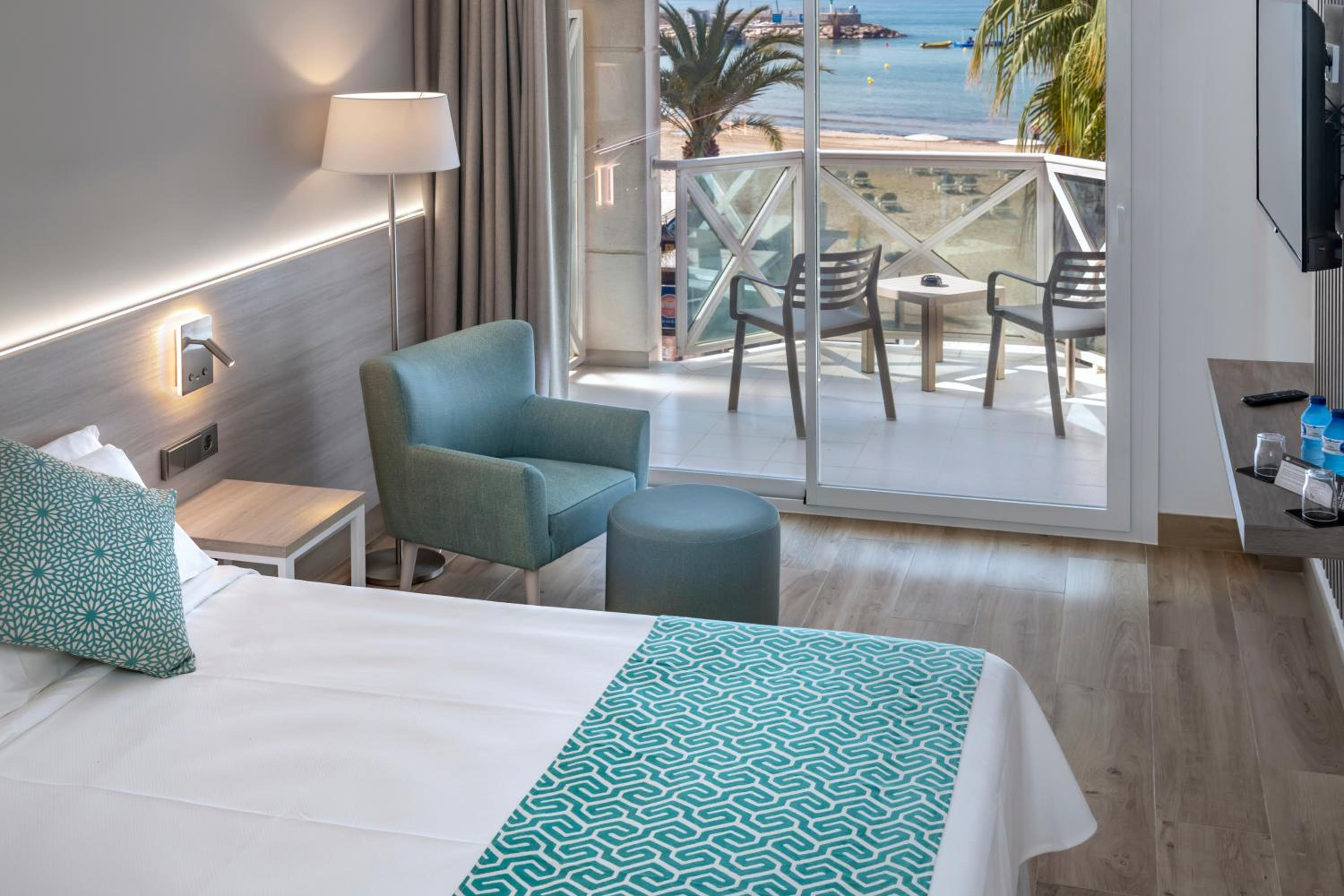 Double Room with Sea View (2 Adults) - Photo 7