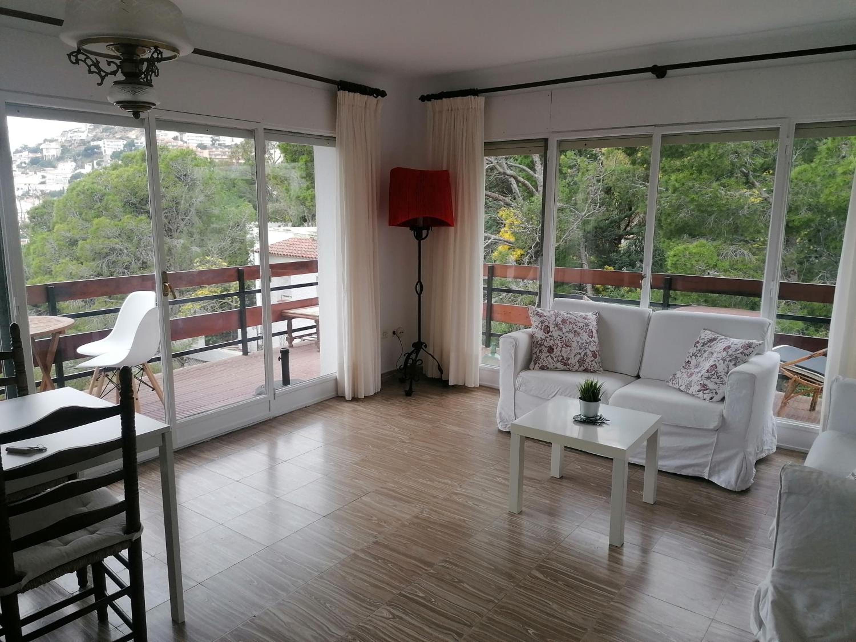 Two-Bedroom Apartment - Photo 2