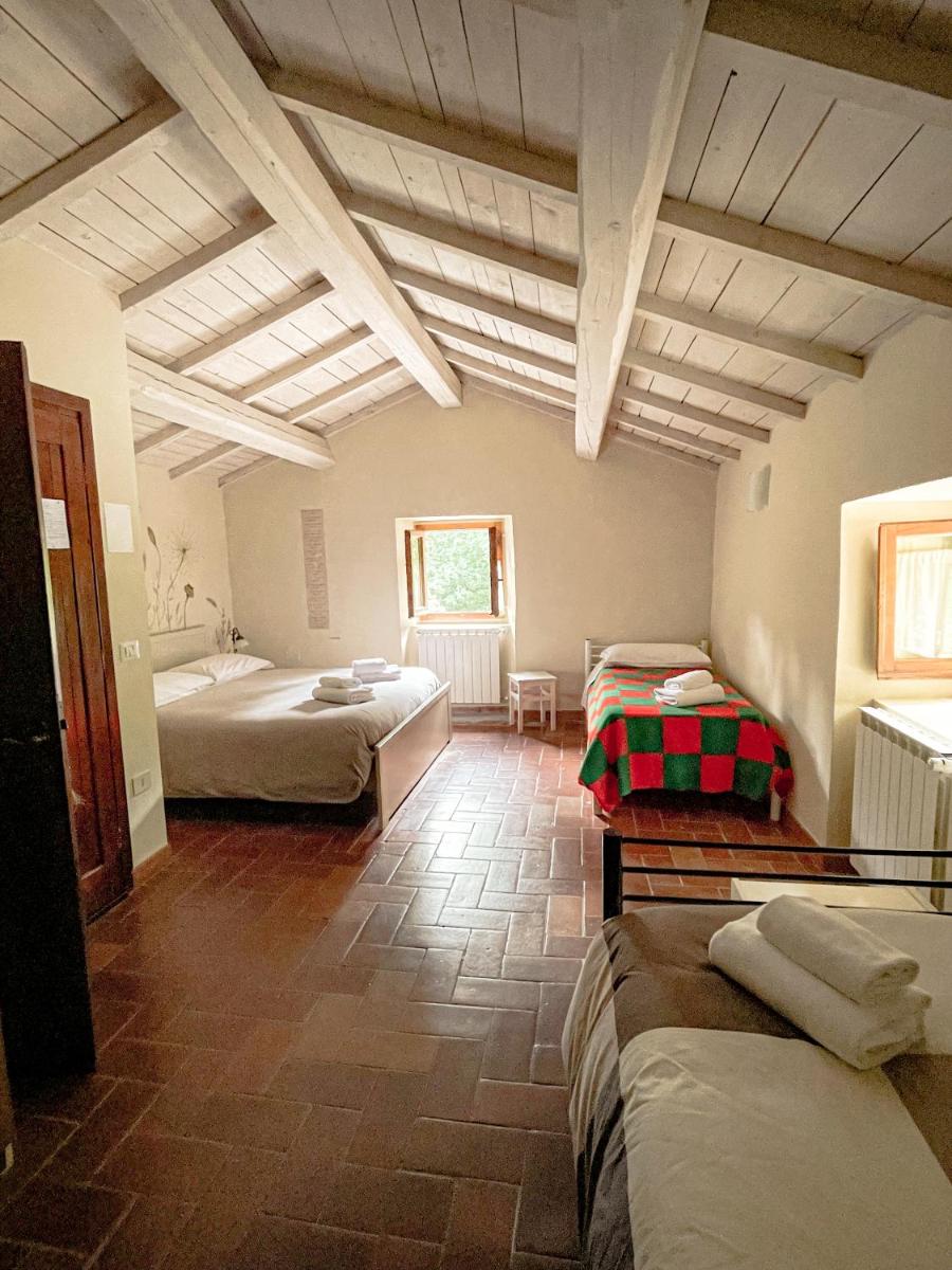 Triple Room with Private Bathroom photo 2