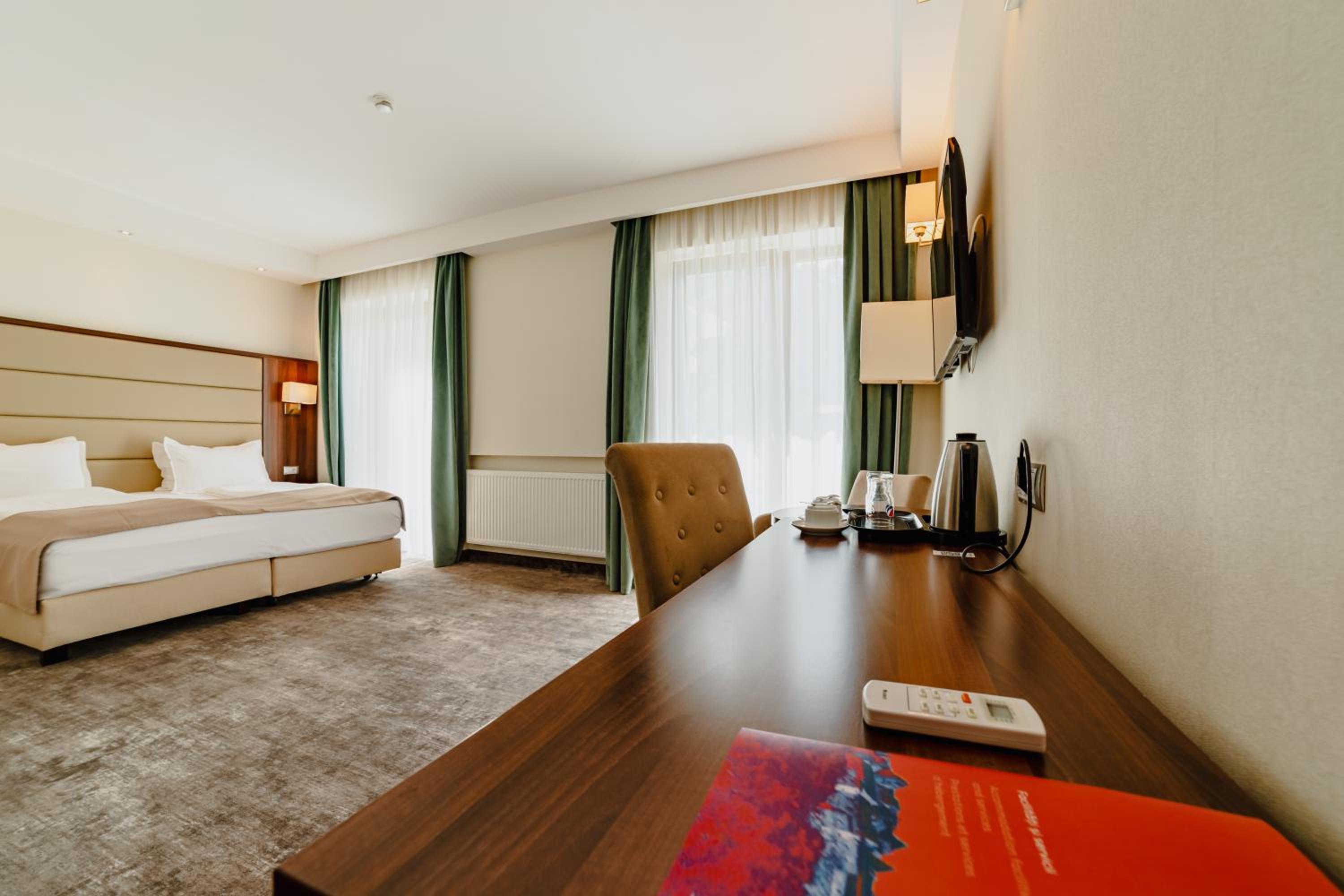 Standard Double or Twin Room - Photo 14