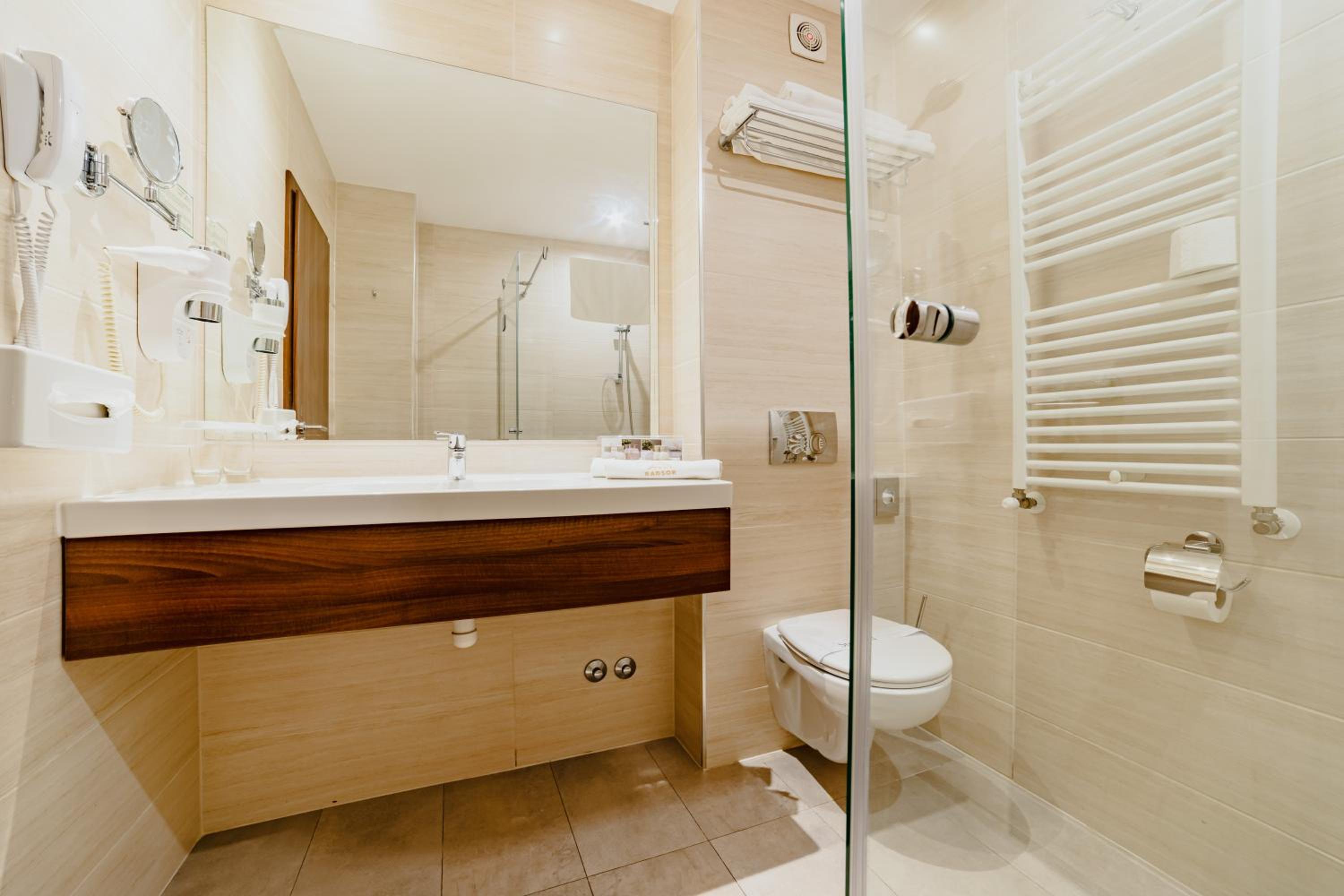 Standard Double or Twin Room - Photo 4