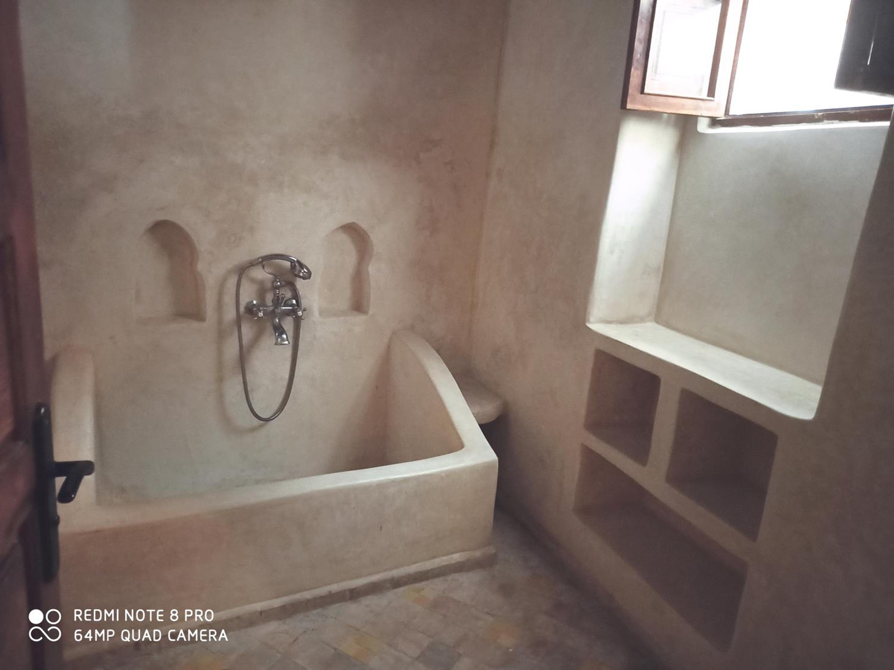 Quadruple Room with Bath - Photo 2