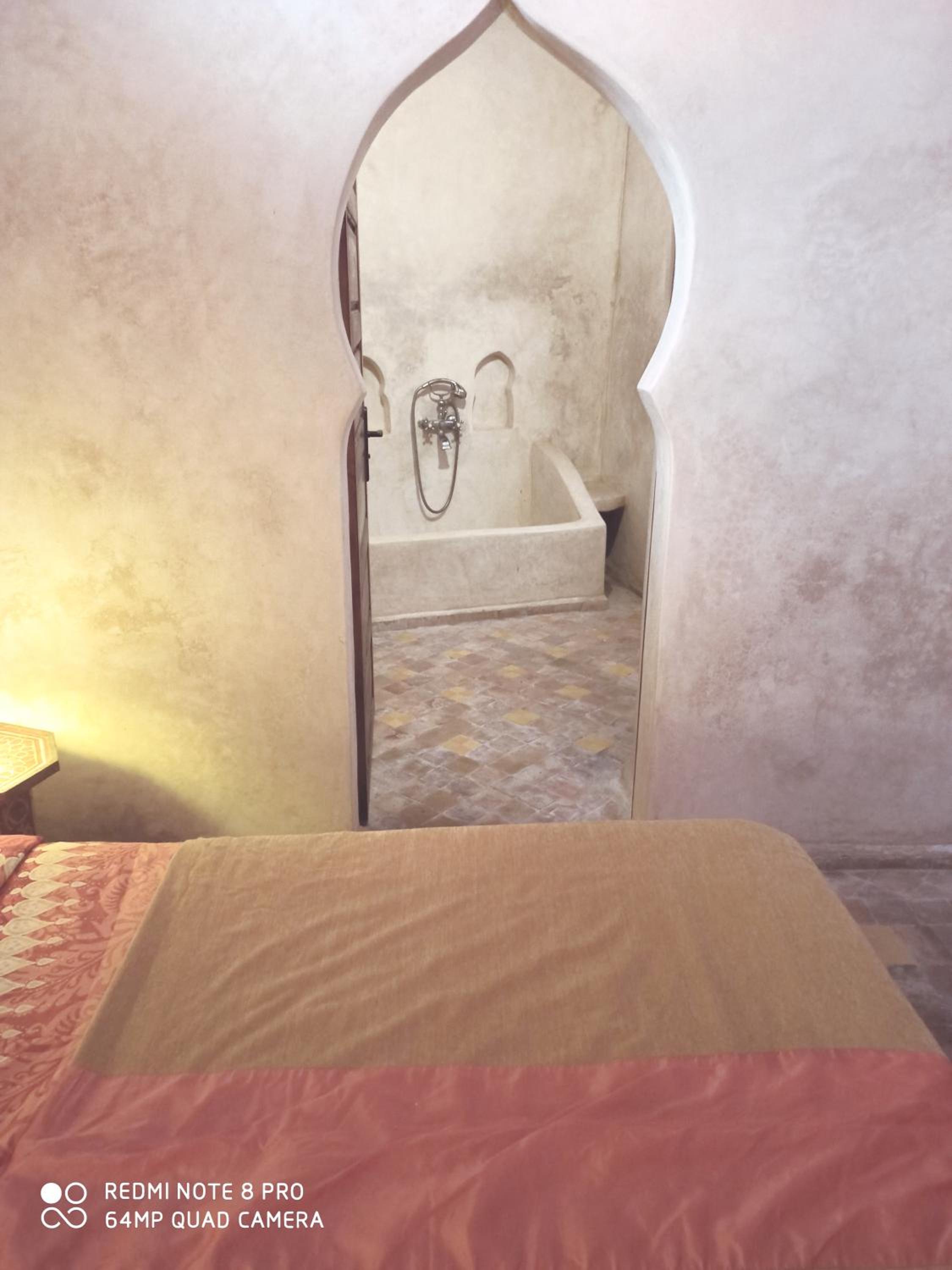 Quadruple Room with Bath - Photo 4
