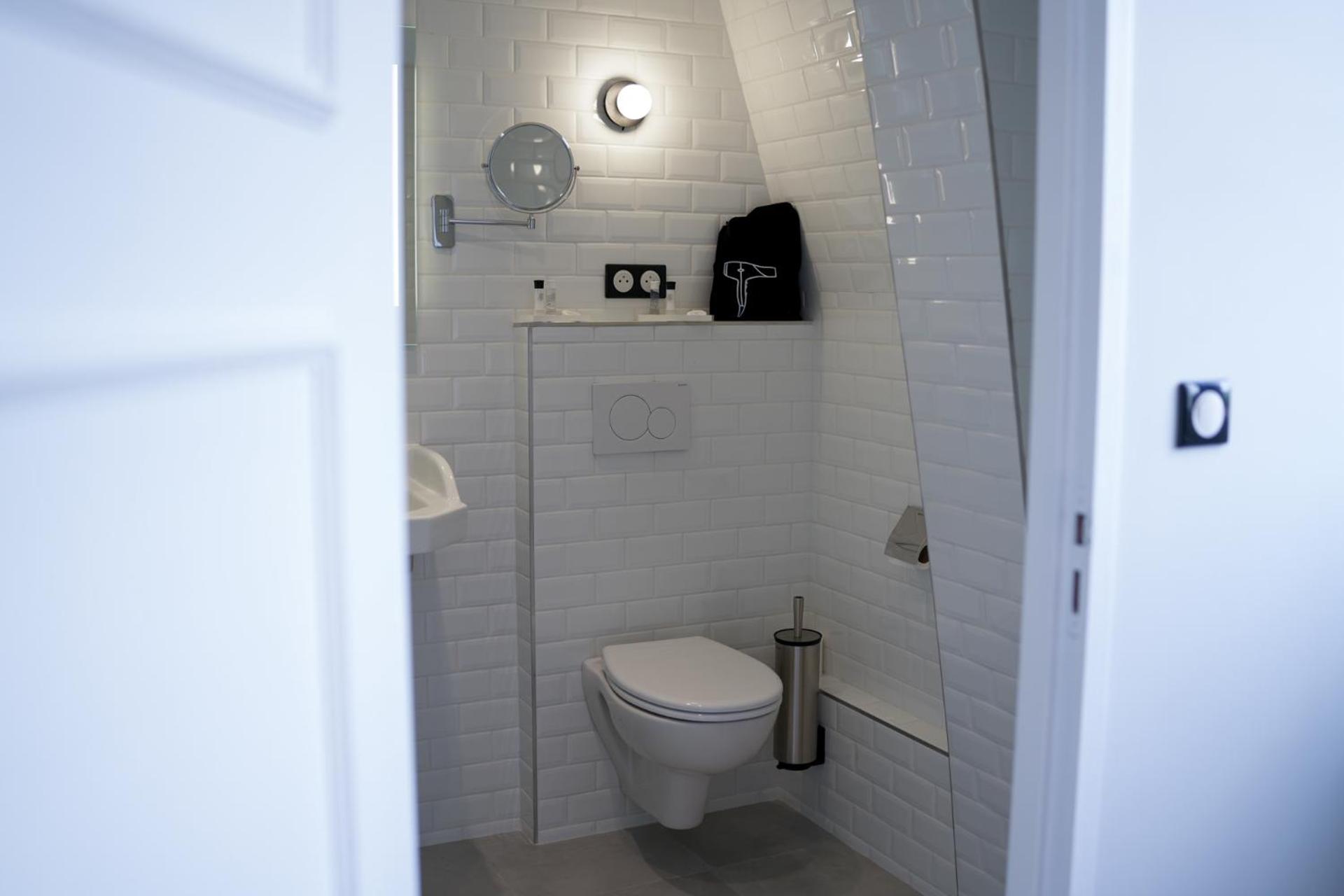 Double Room - Photo 9