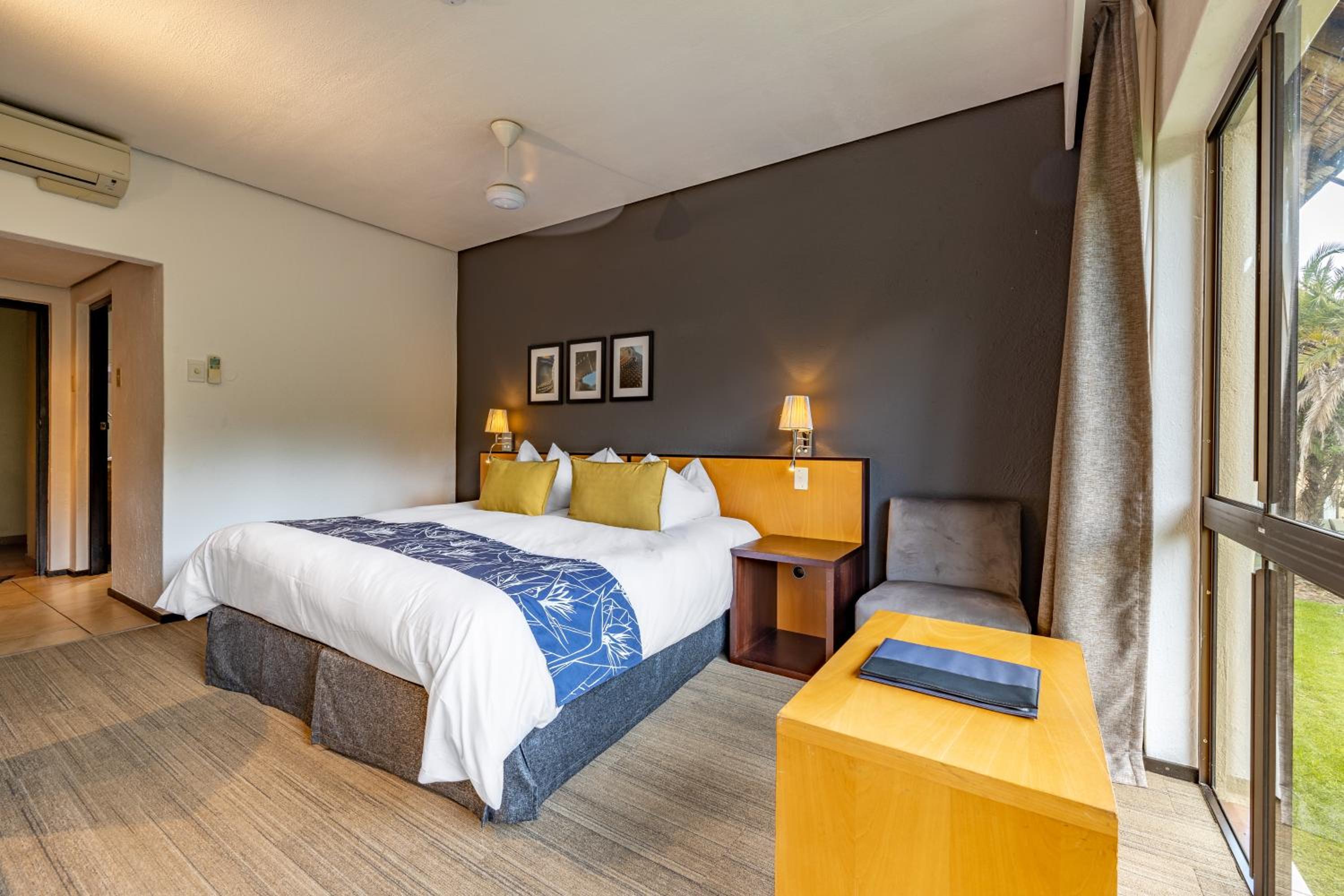 Standard Twin Room - Photo 7